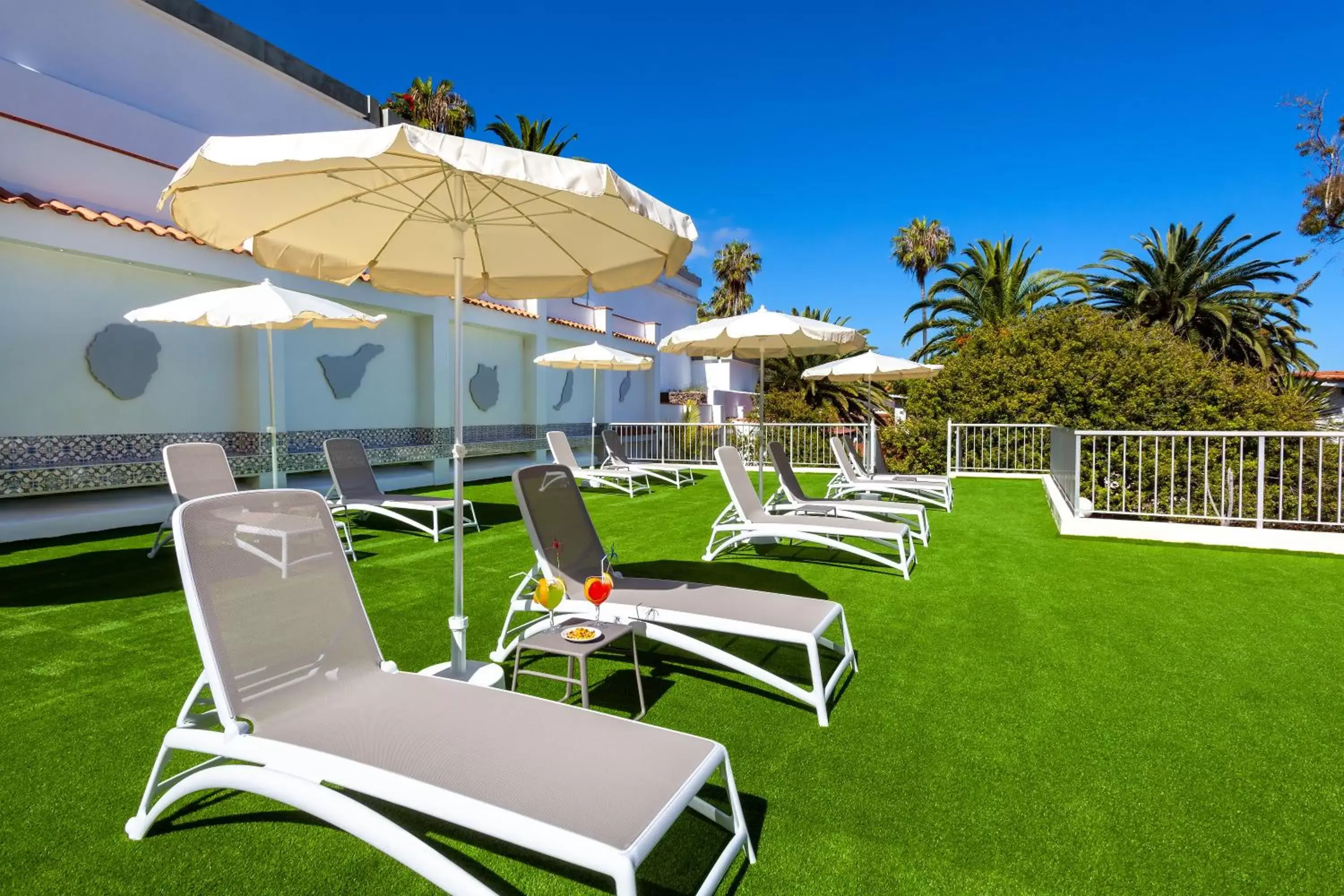 Balcony/Terrace, Swimming Pool in Hotel Panoramica Garden