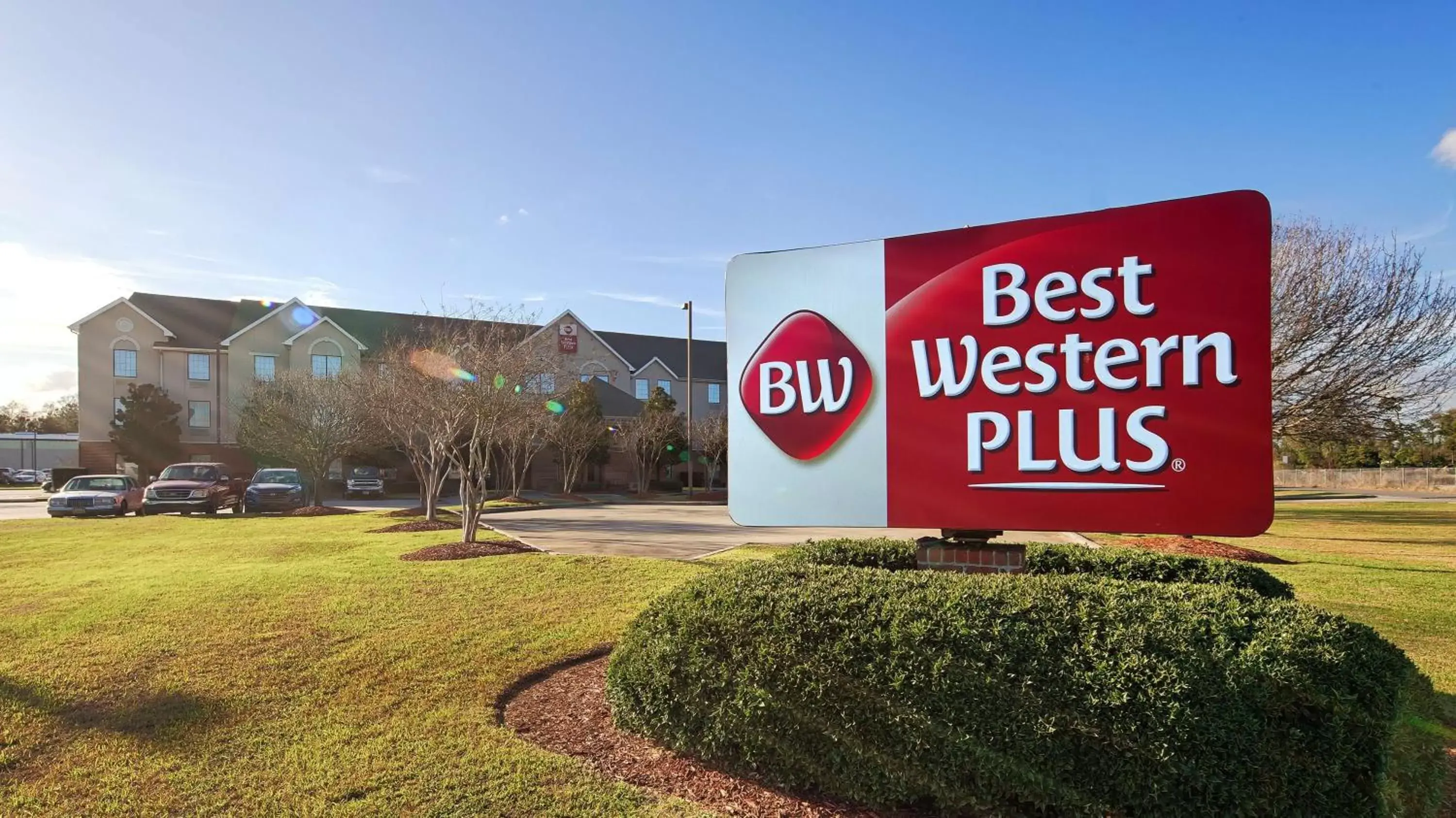 Property Building in Best Western Plus Executive Hotel & Suites
