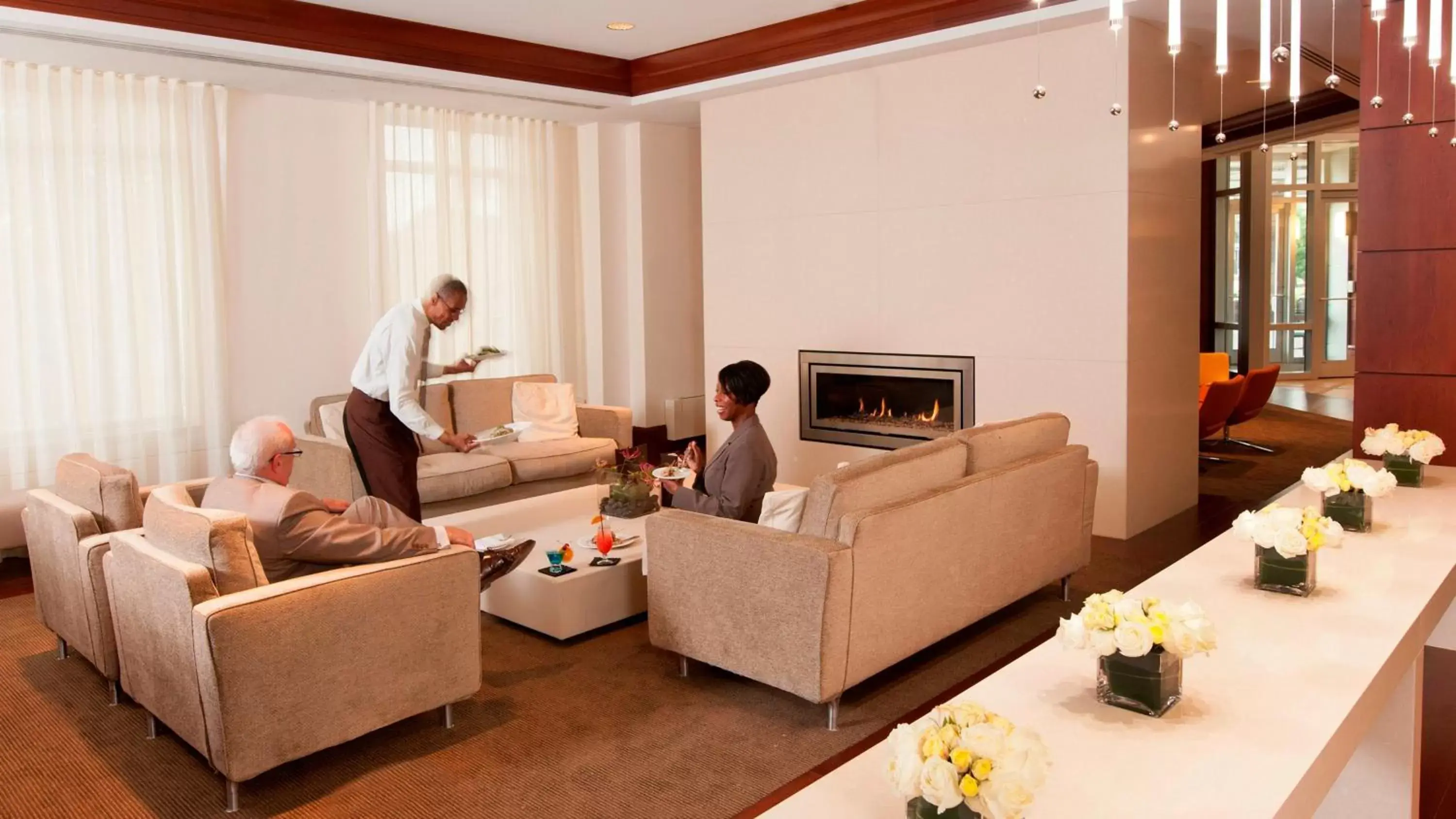 Lobby or reception in InterContinental Suites Hotel Cleveland, an IHG Hotel