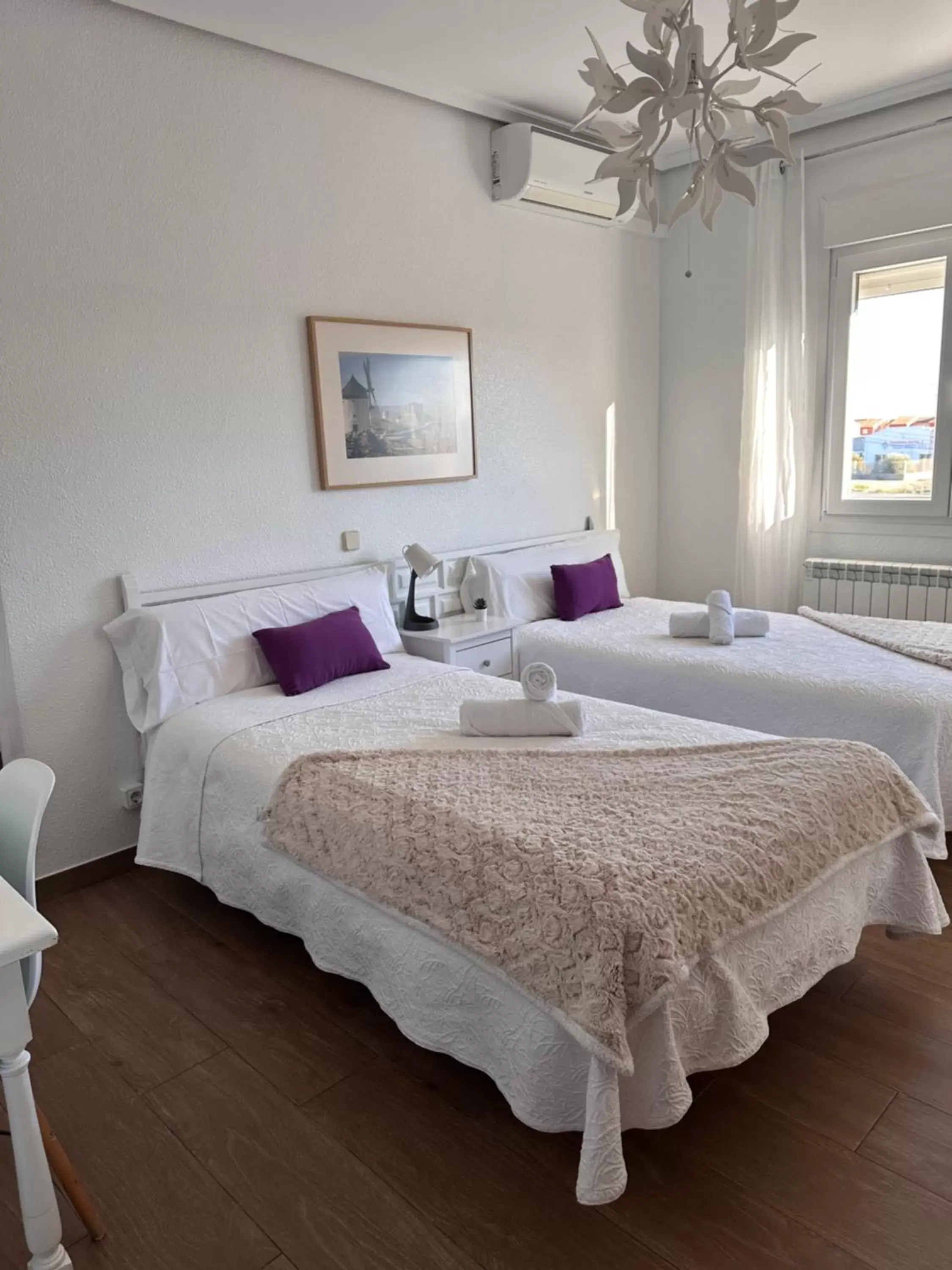 Property building, Bed in Hotel Consuegra