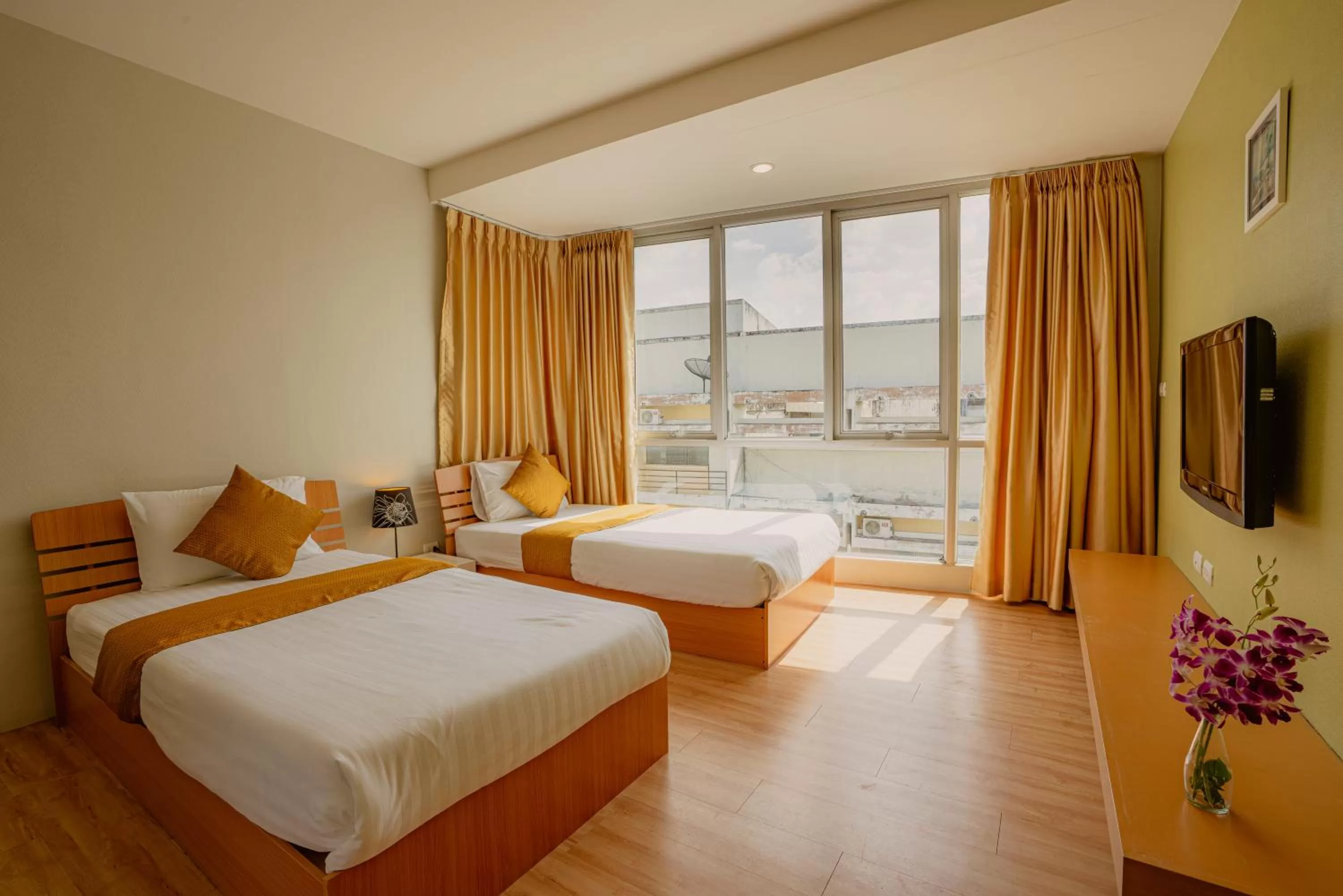 Bedroom, Bed in Peace Land Khaosan