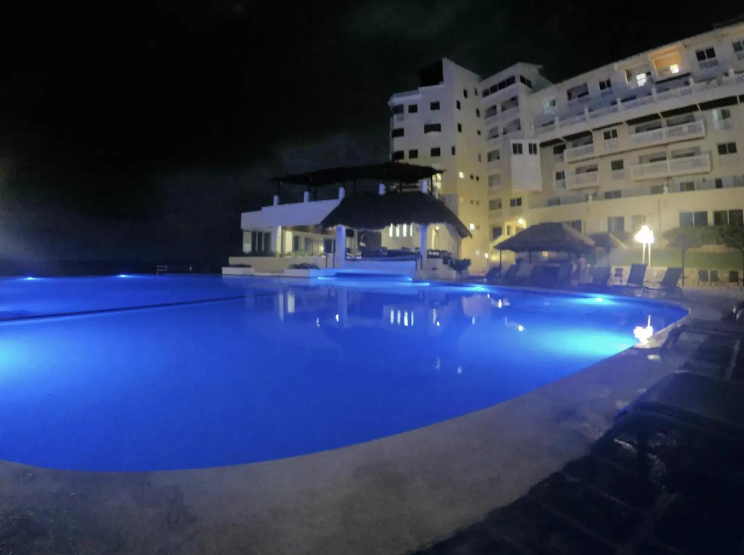 Swimming Pool in Cancun Beach&Sunrise