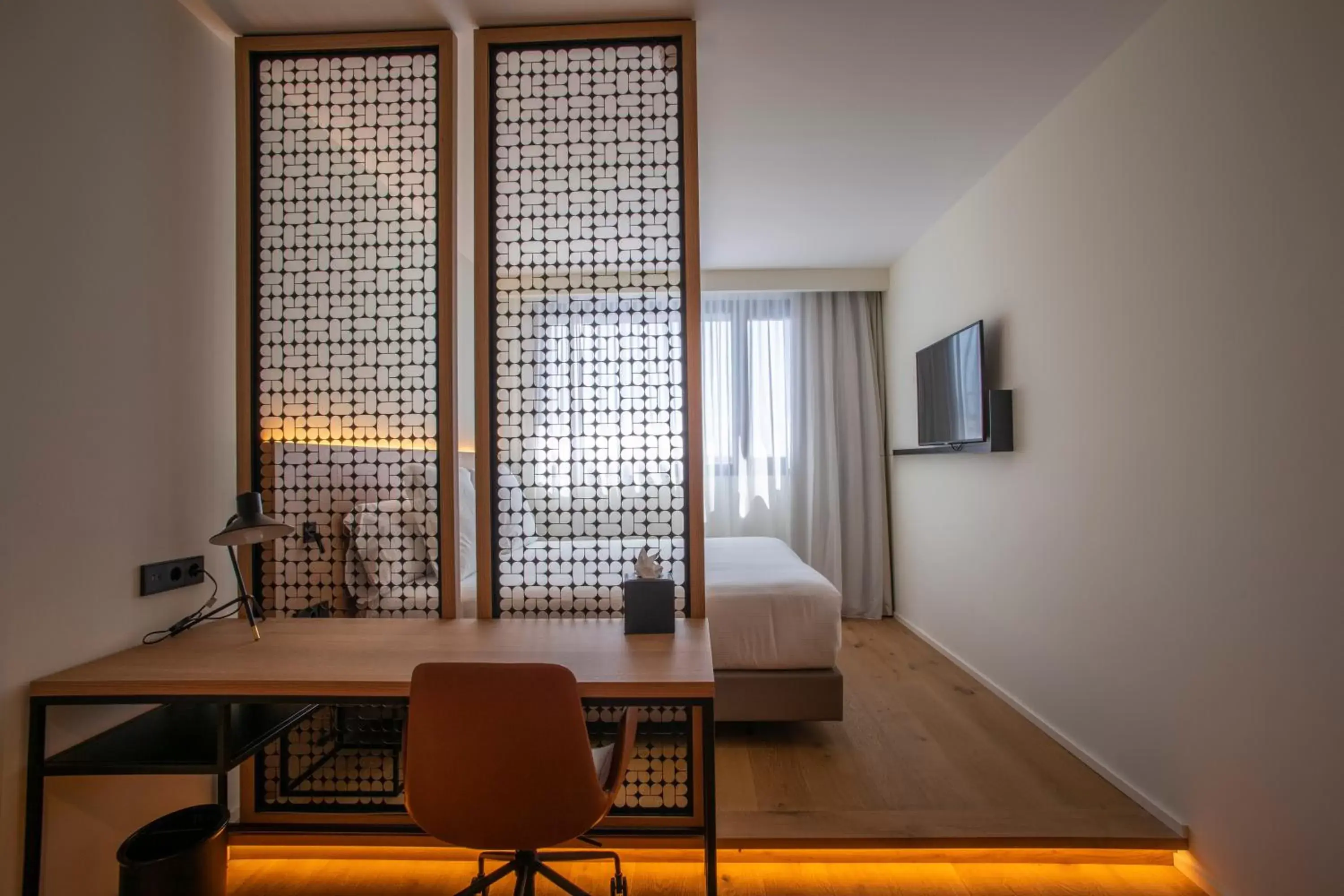 Bedroom, TV/Entertainment Center in Hotel Paxton Barcelona