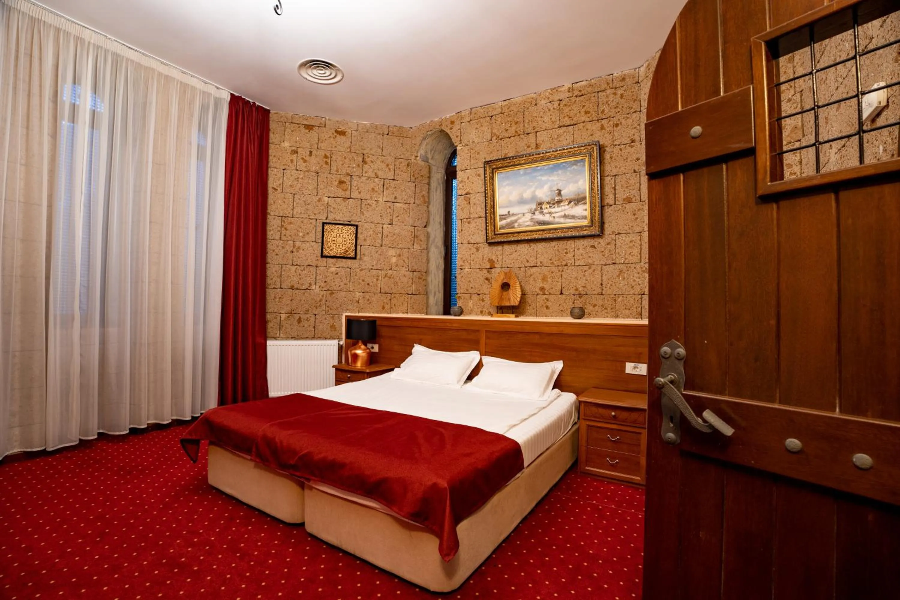 Bedroom, Bed in House of Dracula Hotel