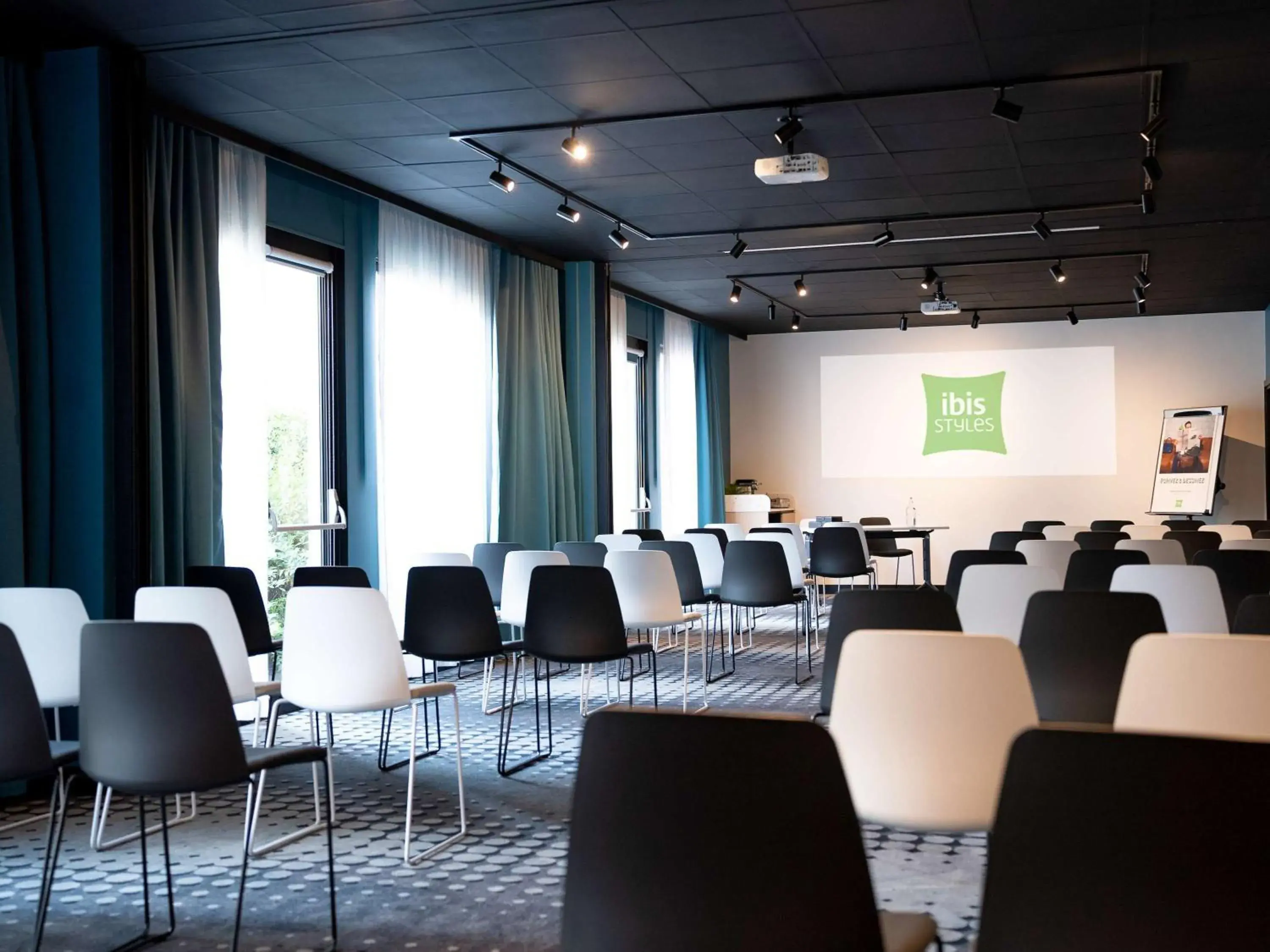 Meeting/conference room in ibis Styles Strasbourg Nord Palais des Congr