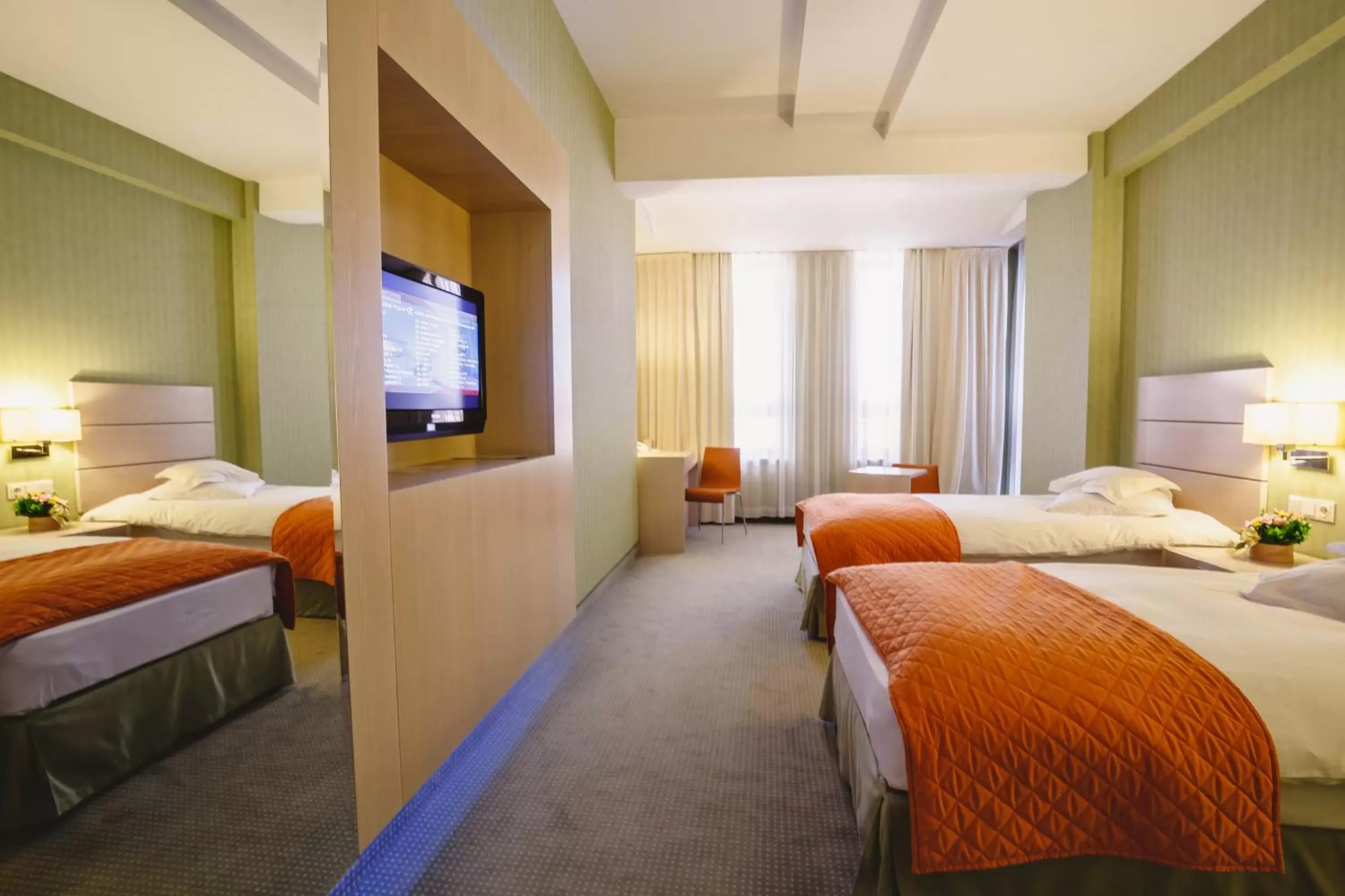 Bed in Hotel Golden Tulip Ana Tower Sibiu