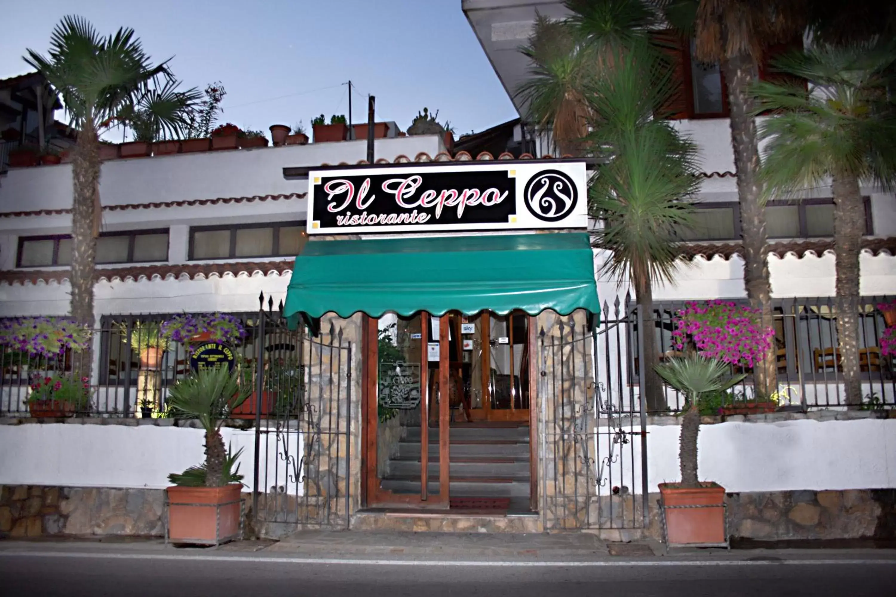 Restaurant/places to eat, Property Building in Hotel Il Ceppo