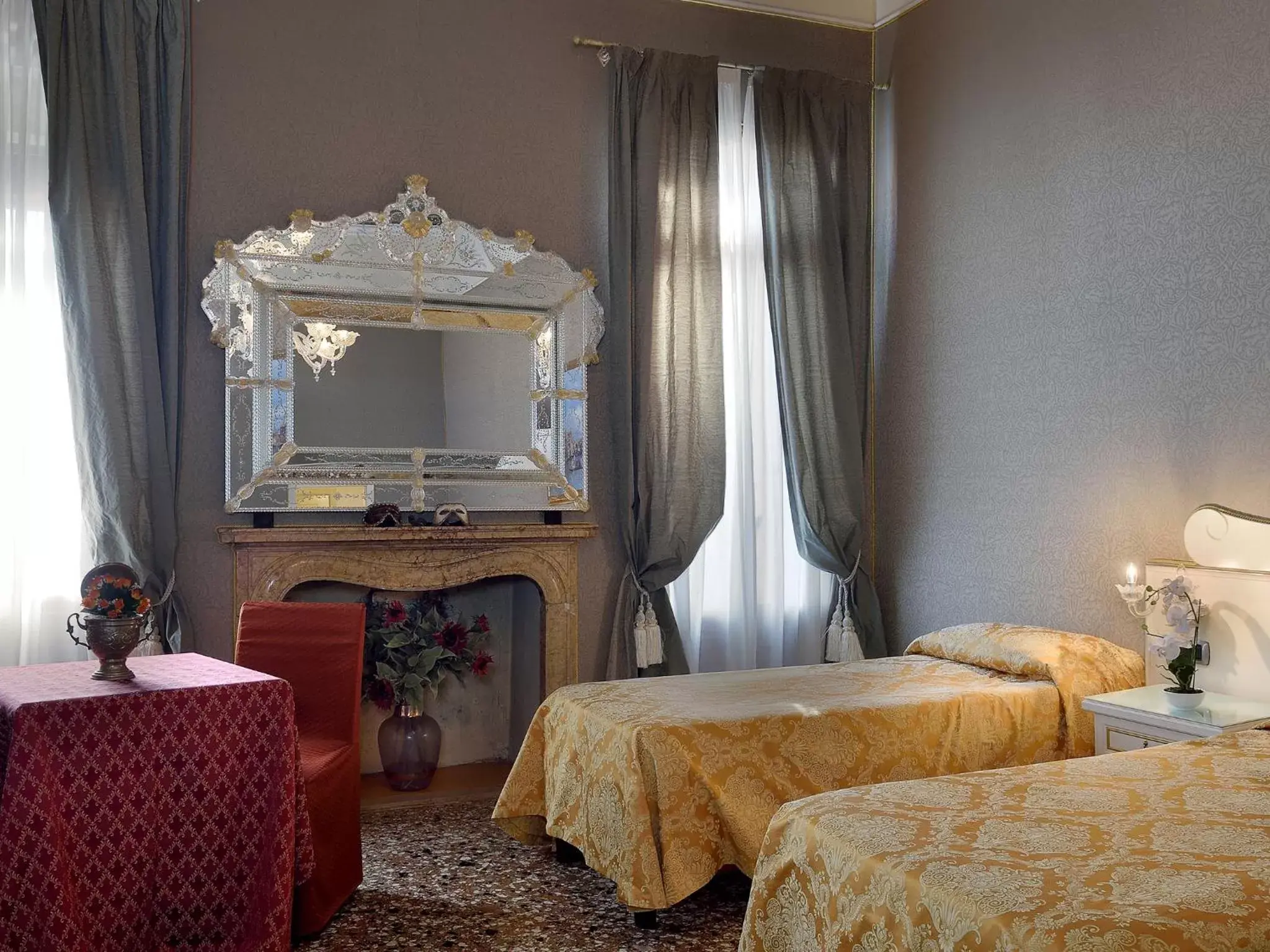 Bedroom, Bed in Hotel Corte dei Greci