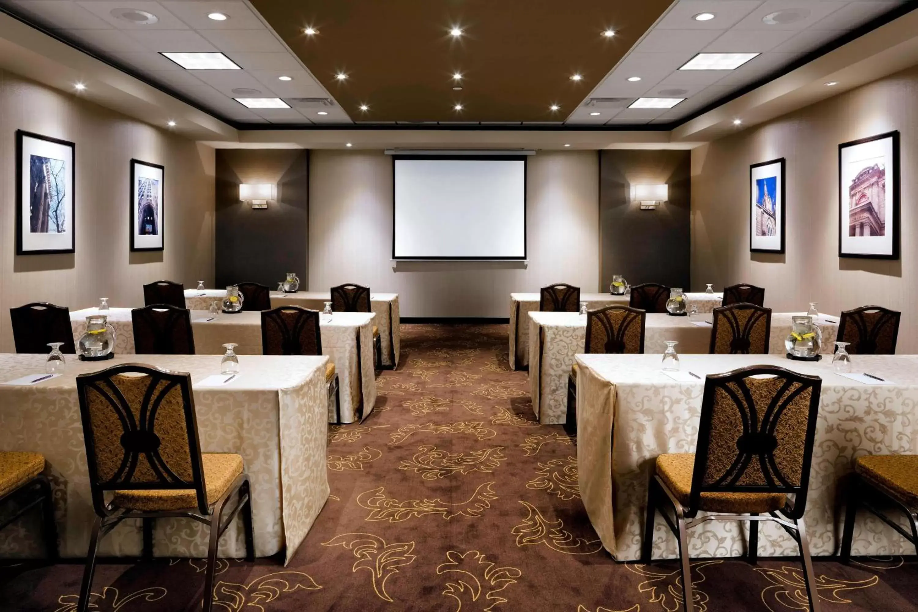 Meeting/conference room in Sheraton Hamilton Hotel