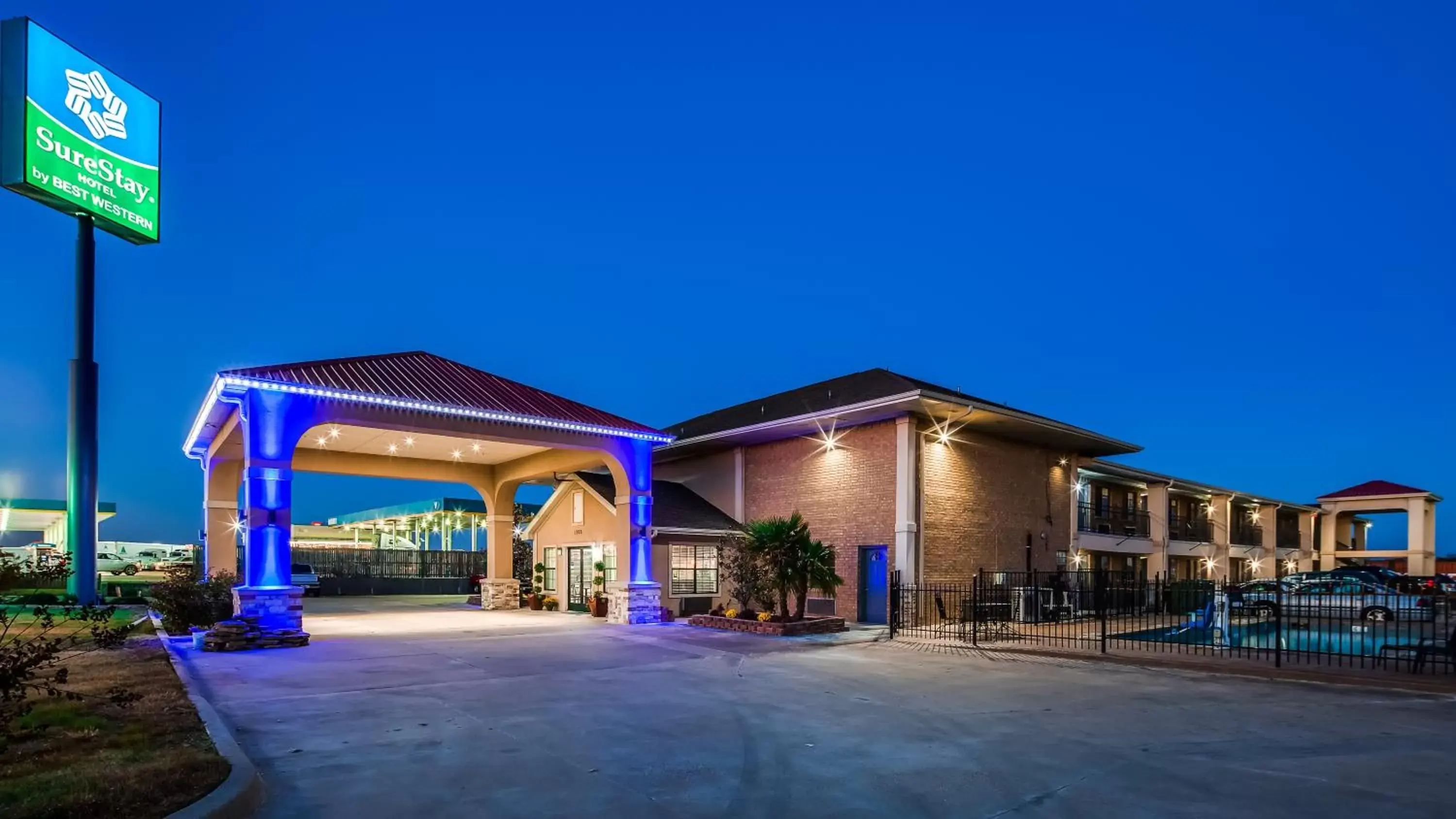 Facade/entrance, Property Building in SureStay Hotel by Best Western Terrell