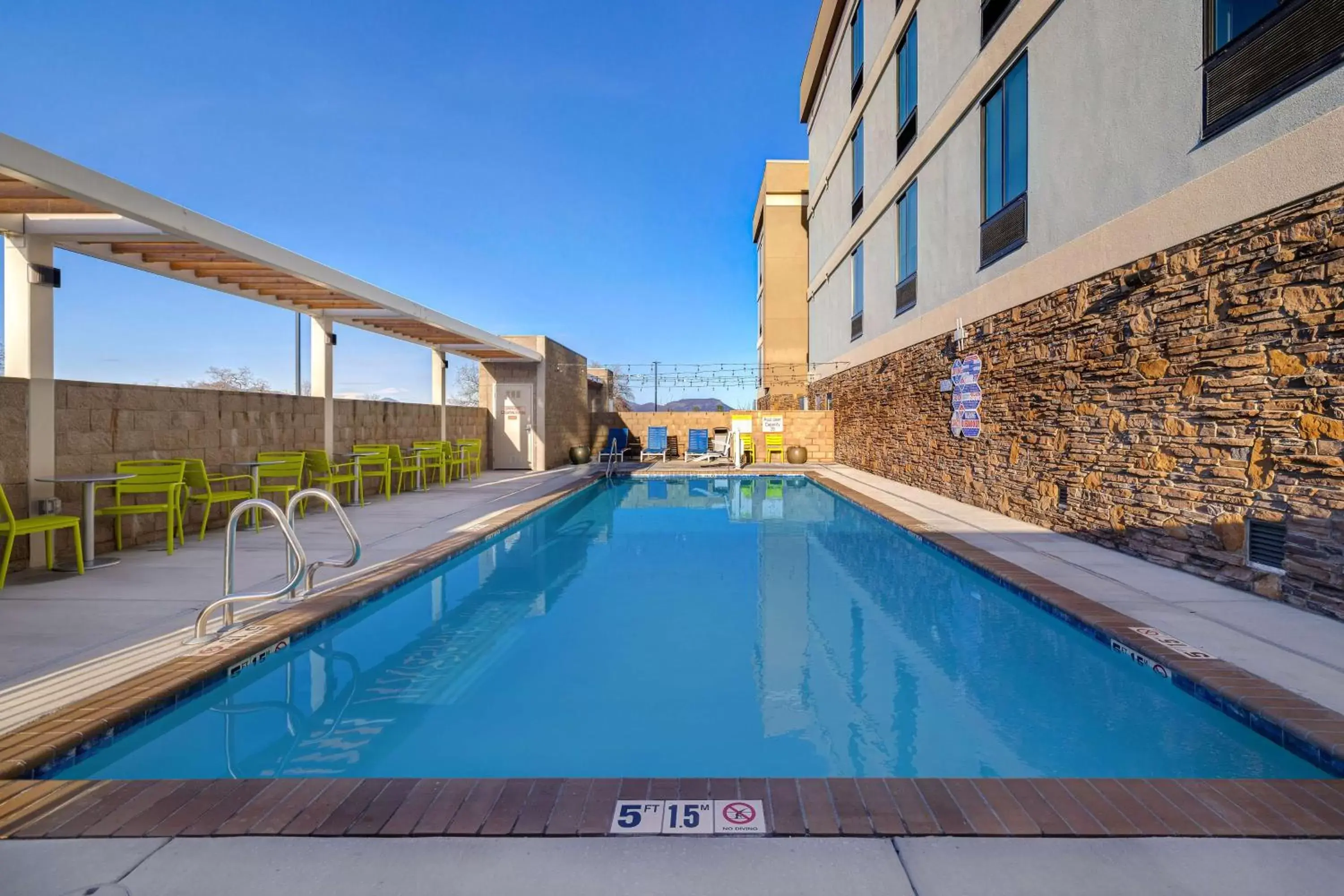 Pool view, Swimming Pool in Home2 Suites By Hilton Redding