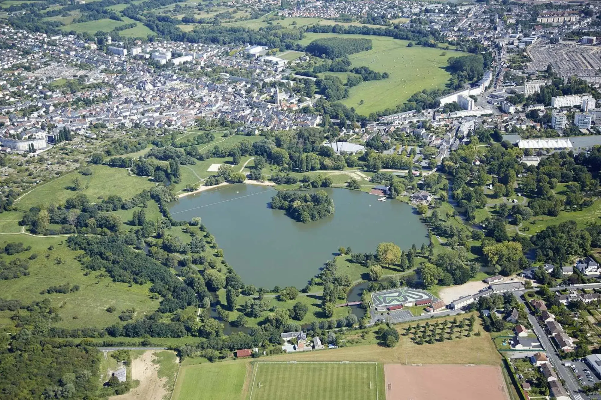 Nearby landmark, Bird's-eye View in La maison de Montaboulin