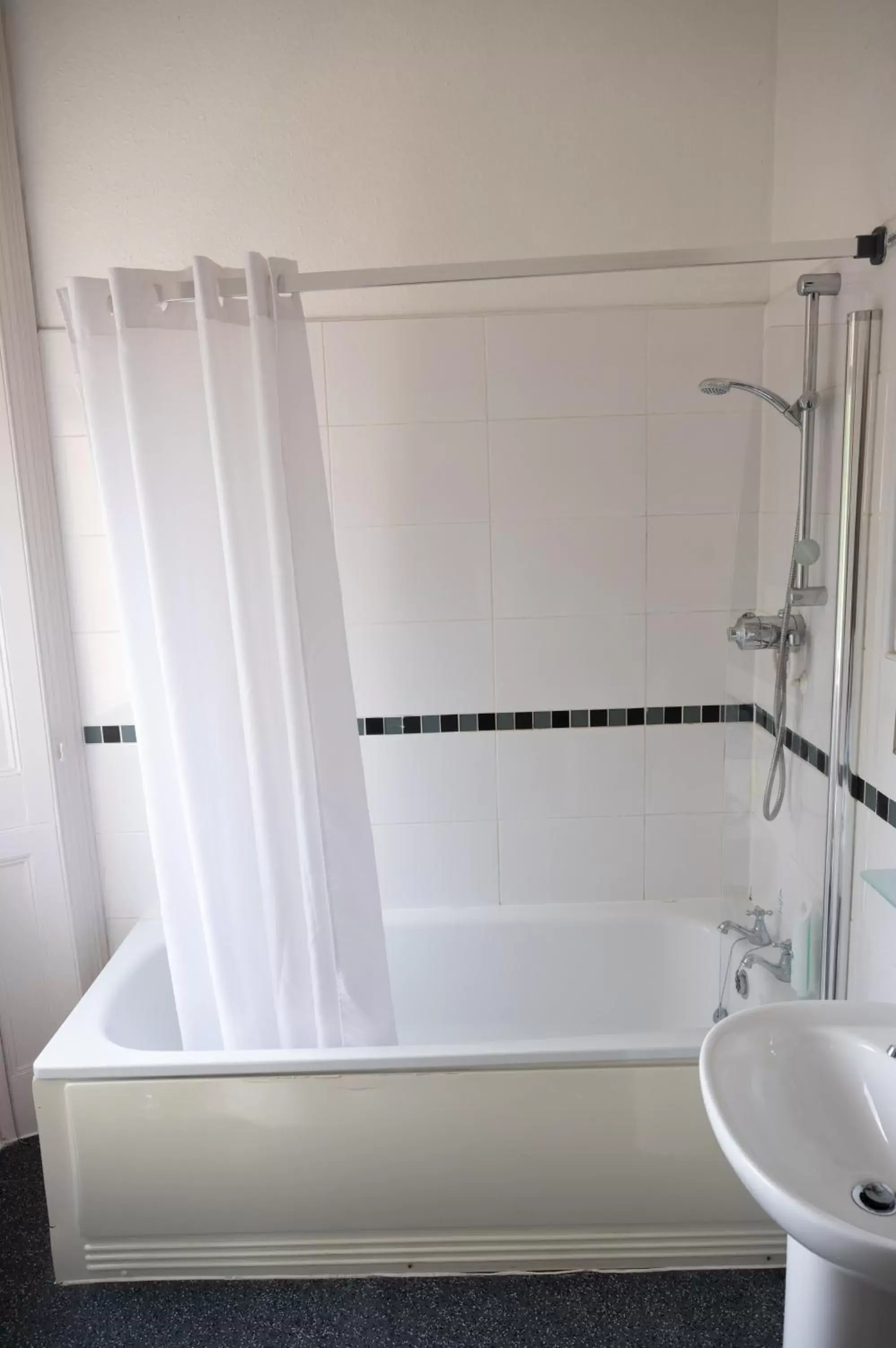 Shower, Bathroom in Channings Hotel by Greene King Inns