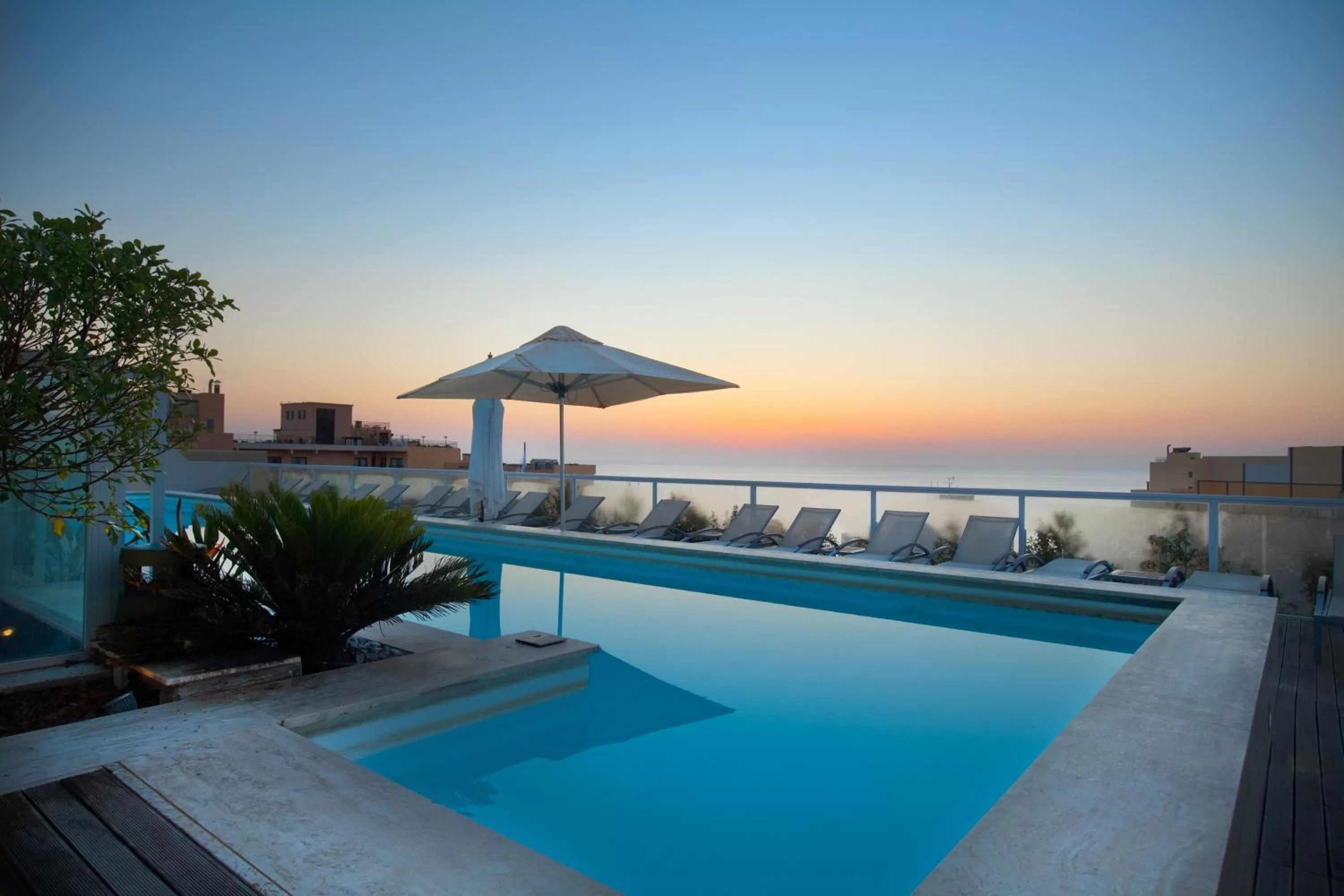 Swimming pool in The George, Urban Boutique Hotel