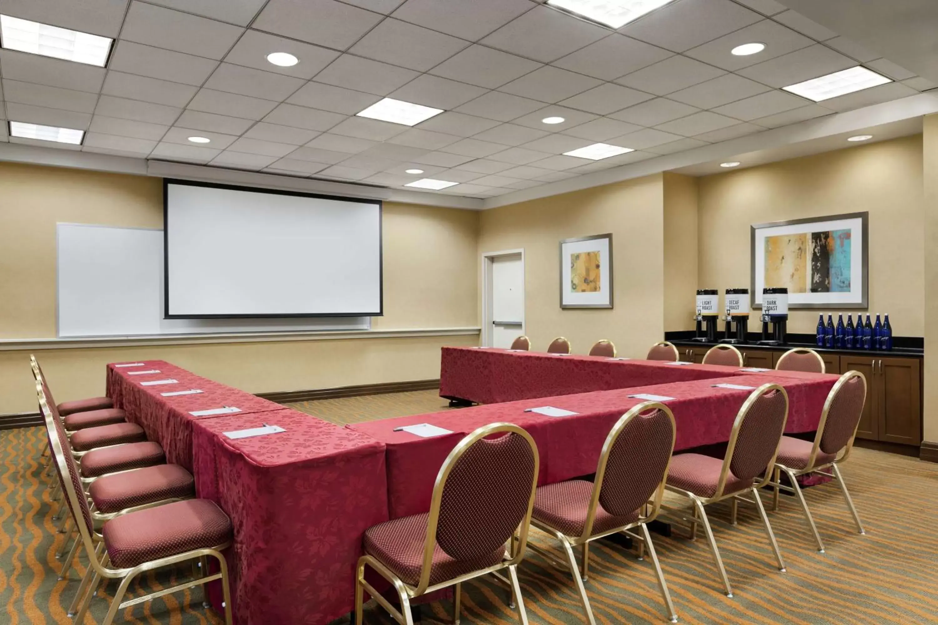 Meeting/conference room in Hampton Inn Washington-Dulles International Airport South
