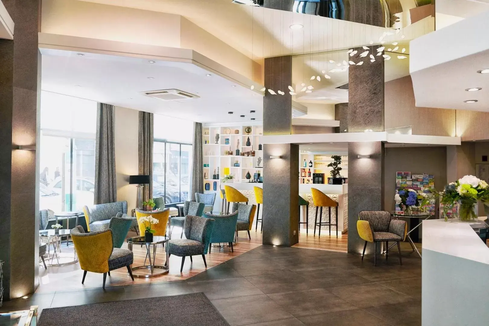 Lounge or bar, Restaurant/Places to Eat in Best Western Plus Hotel Carlton Annecy