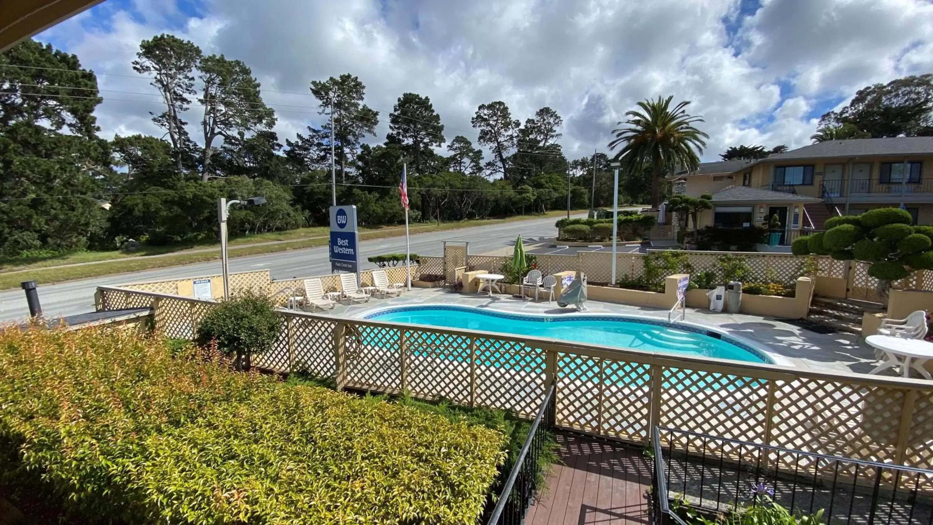 On site, Swimming Pool in Best Western Park Crest Inn