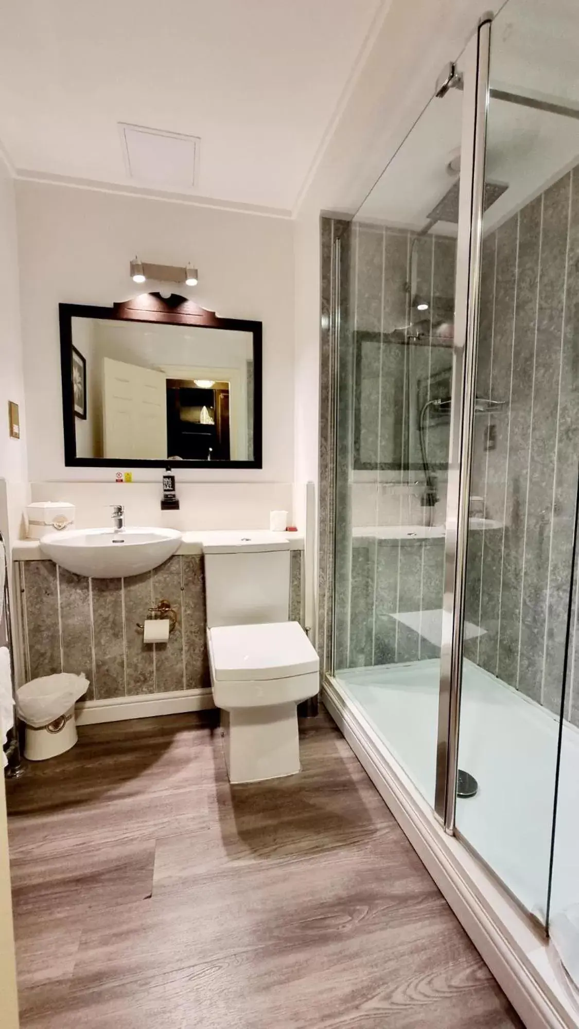 Bathroom in Muthu Belstead Brook Hotel