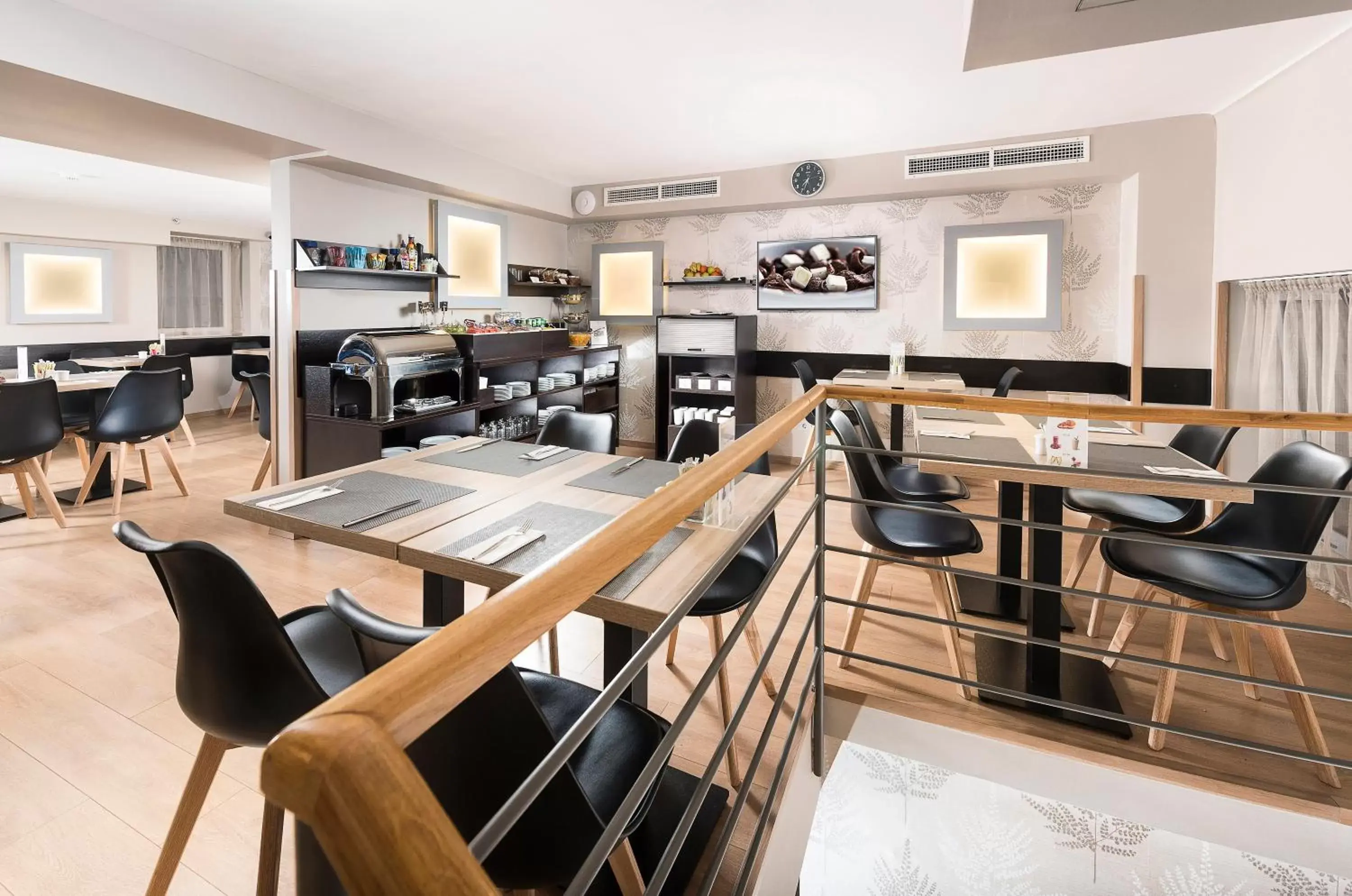 Restaurant/places to eat in Opera Garden Hotel & Apartments Restaurant/places to eat in Opera Garden Hotel & Apartments