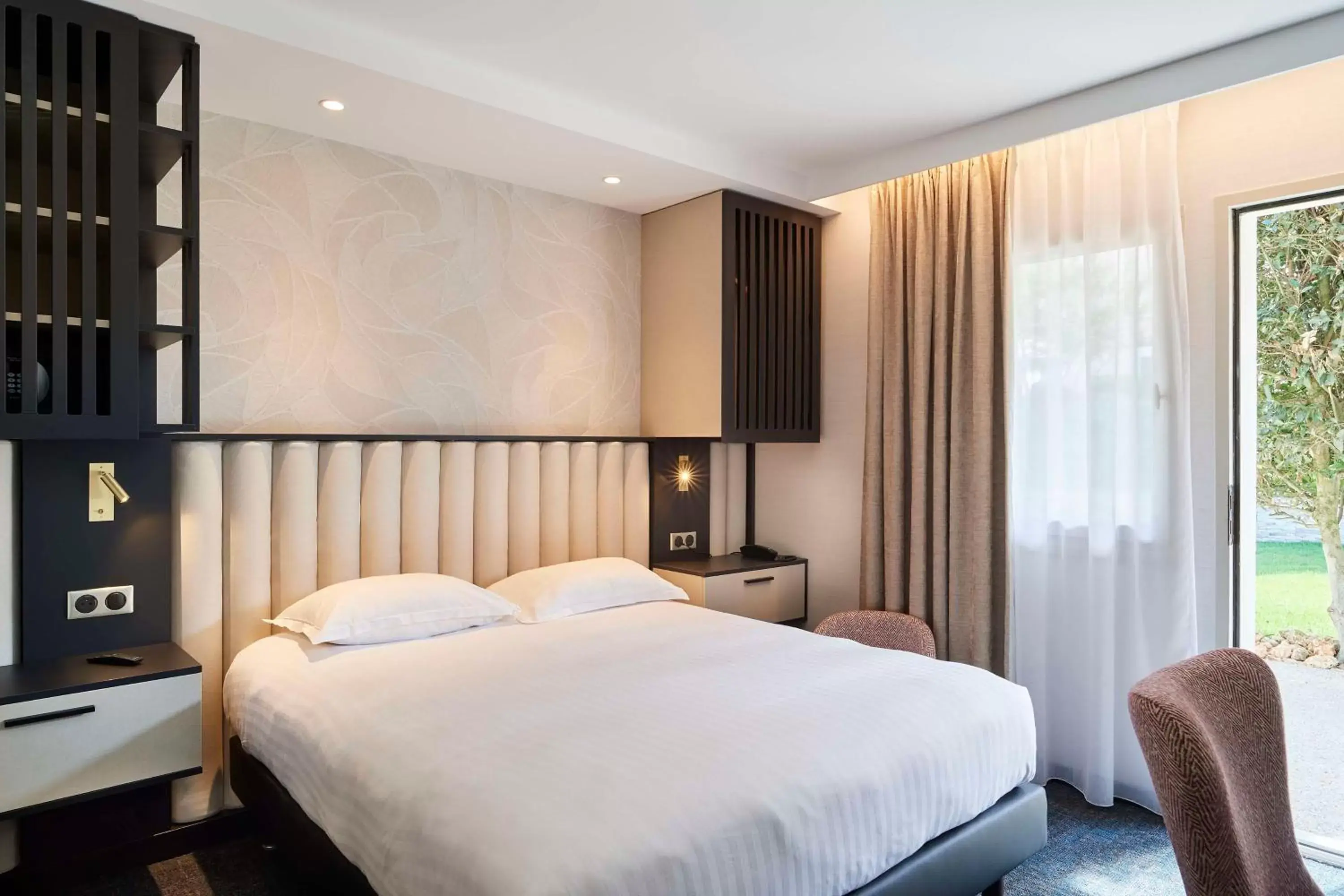 Bedroom, Bed in Best Western Premier Hotel des Vignes et des Anges