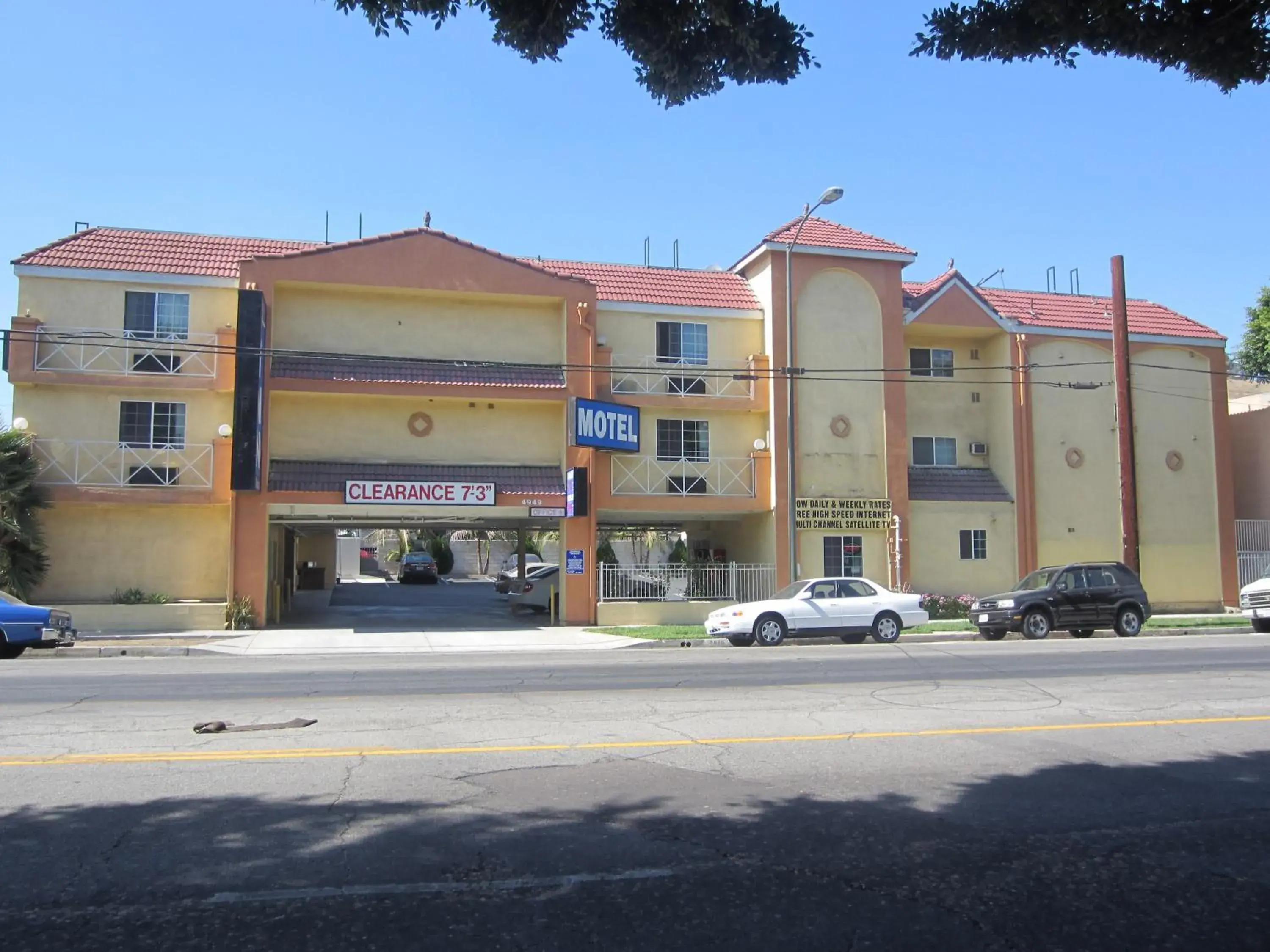 Facade/entrance, Property Building in Starlight Inn, Valley Blvd - Downtown LA