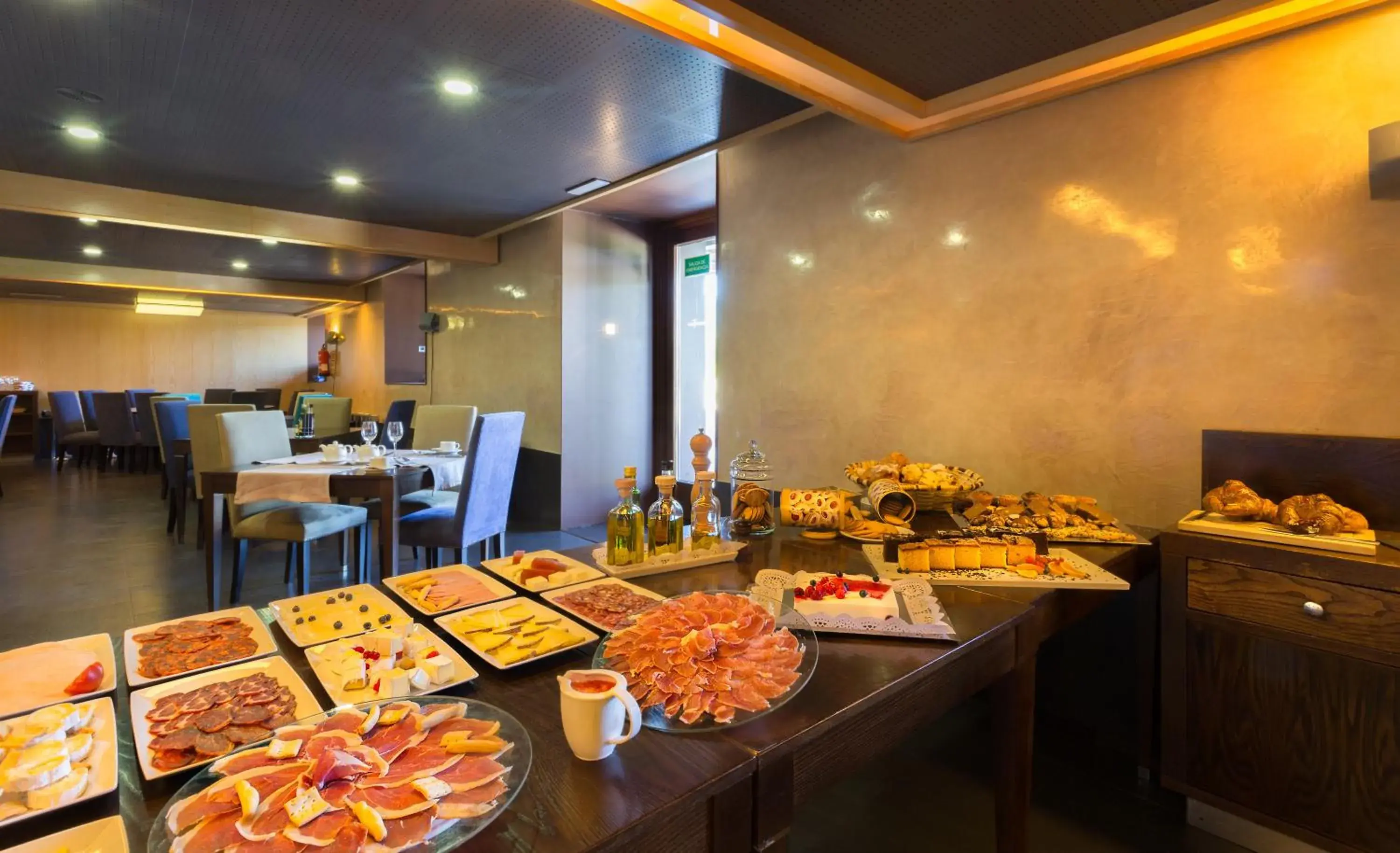 Restaurant/Places to Eat in Izan Puerta de Gredos
