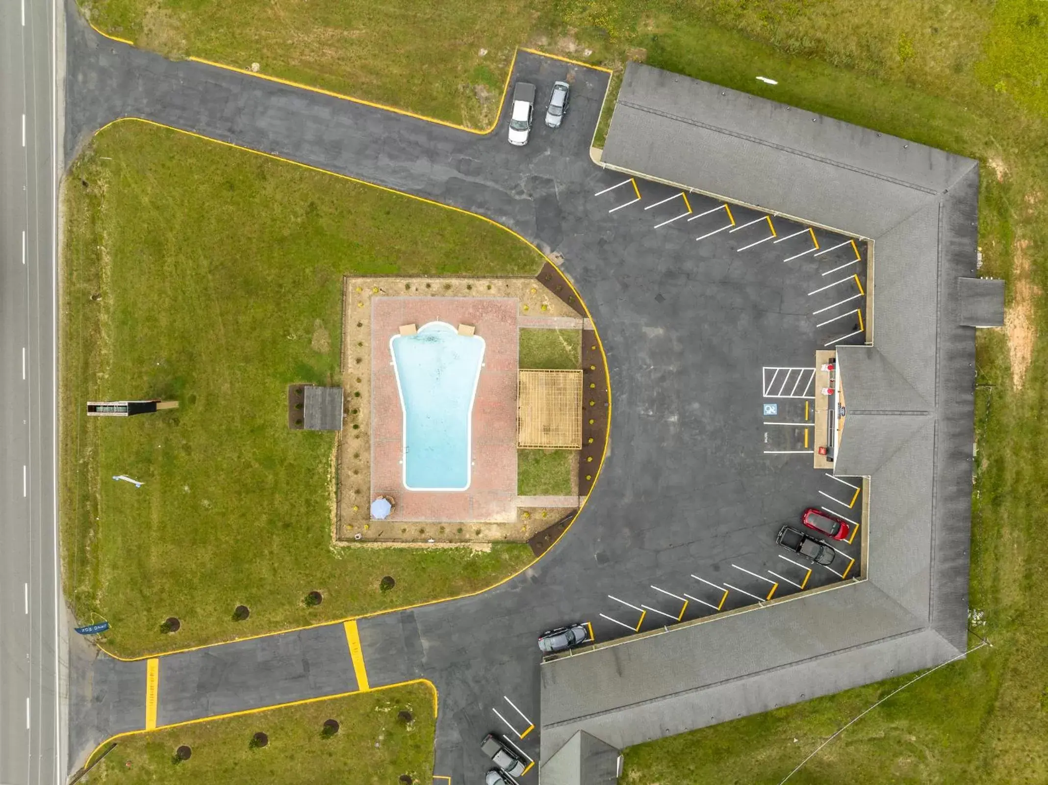 Bird's eye view, Bathroom in Crewe Boutique Inn