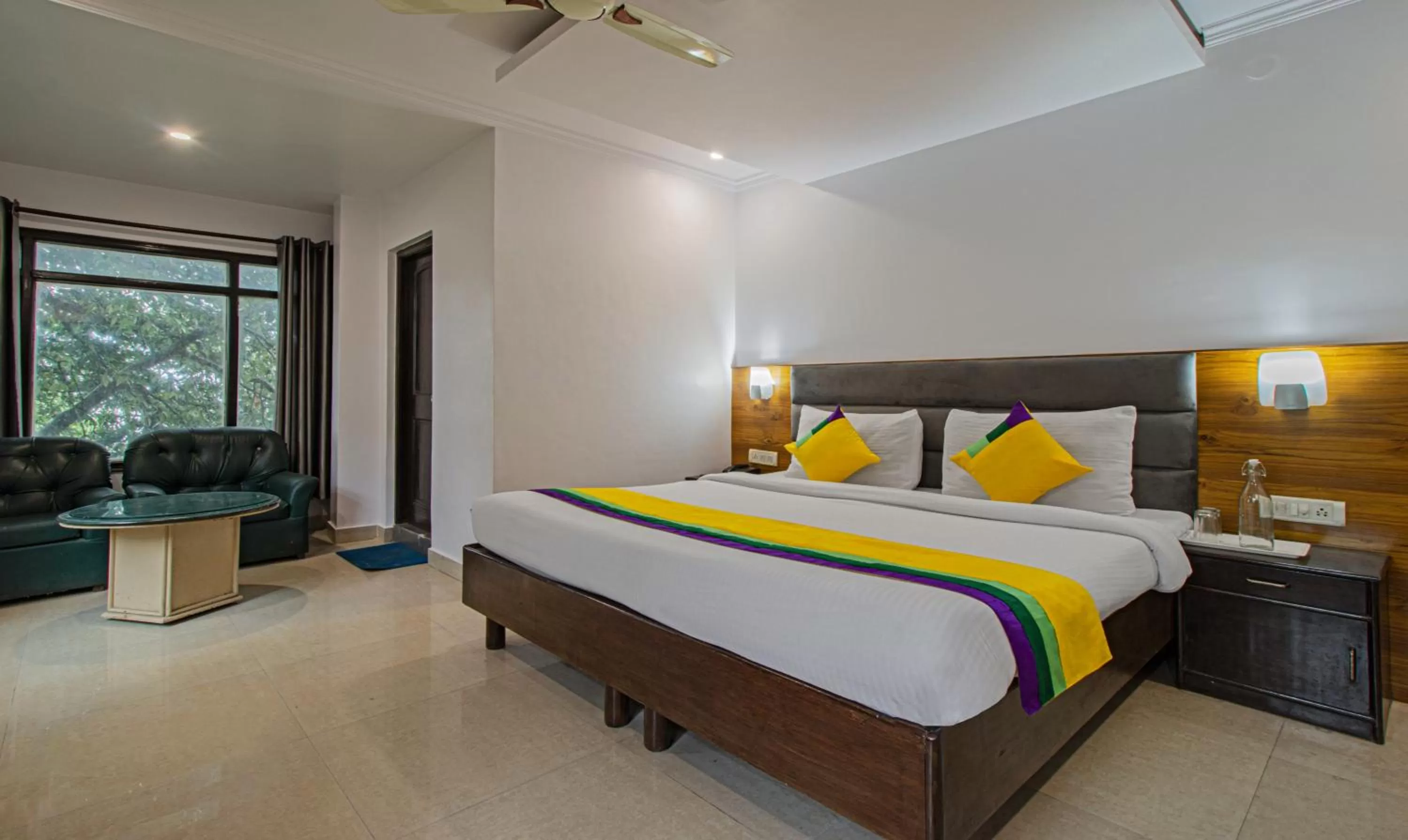 Bedroom, Bed in Itsy Hotels Peak View, 300 Mts From Mall Road