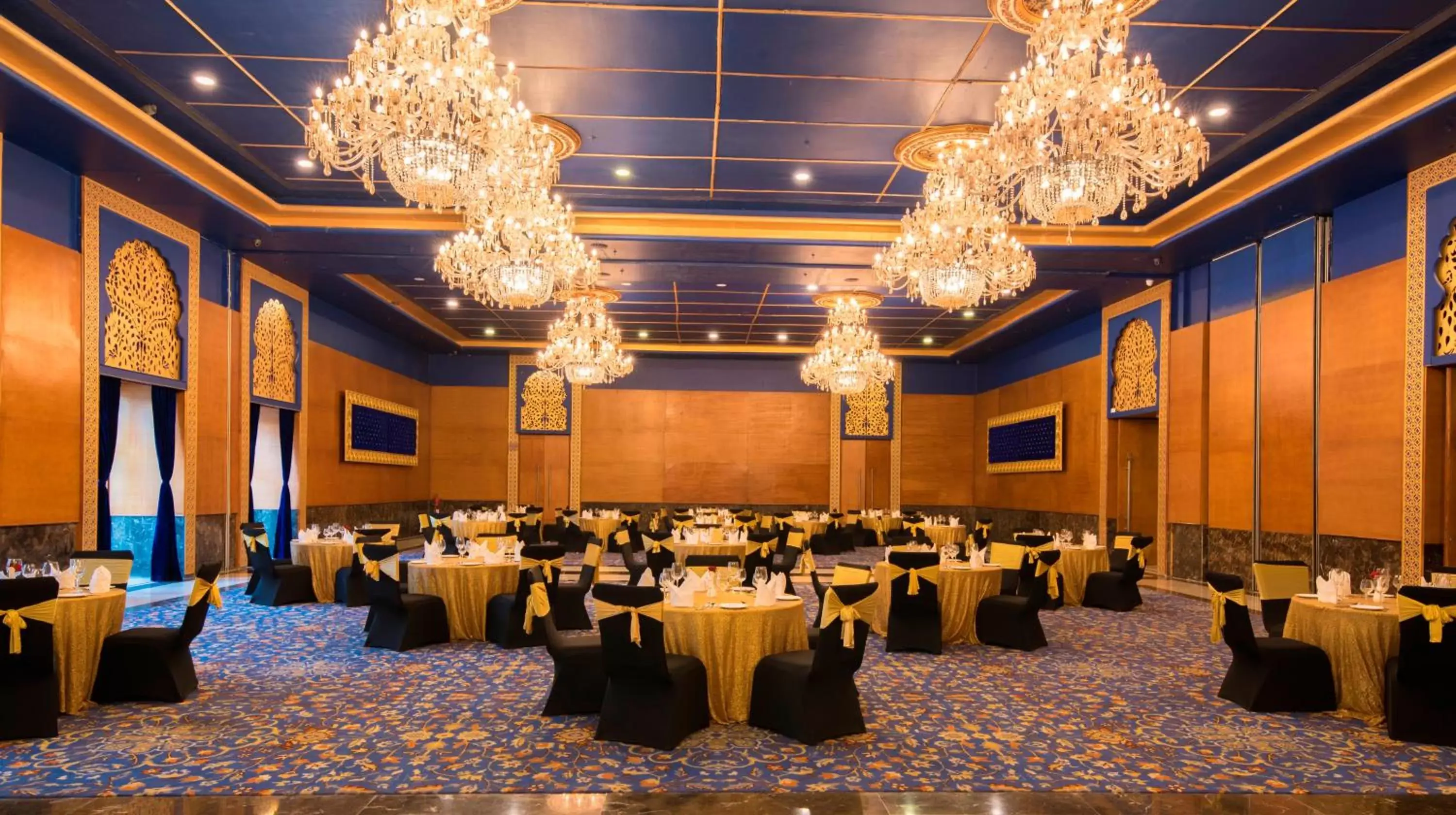 Restaurant/places to eat, Banquet Facilities in Radisson Blu Udaipur Palace Resort & Spa