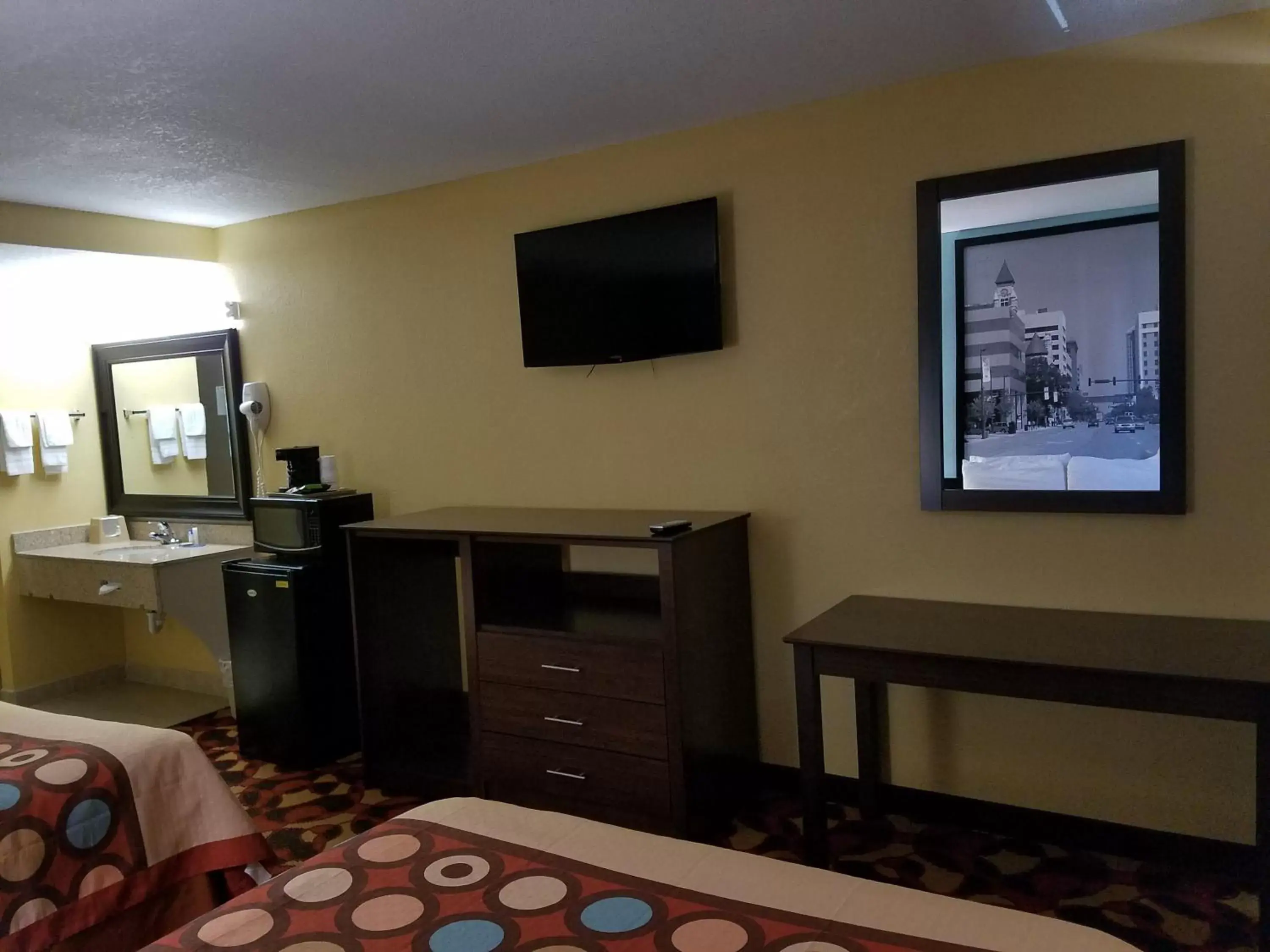 Other, TV/Entertainment Center in Super 8 by Wyndham Wichita Airport West Kellogg