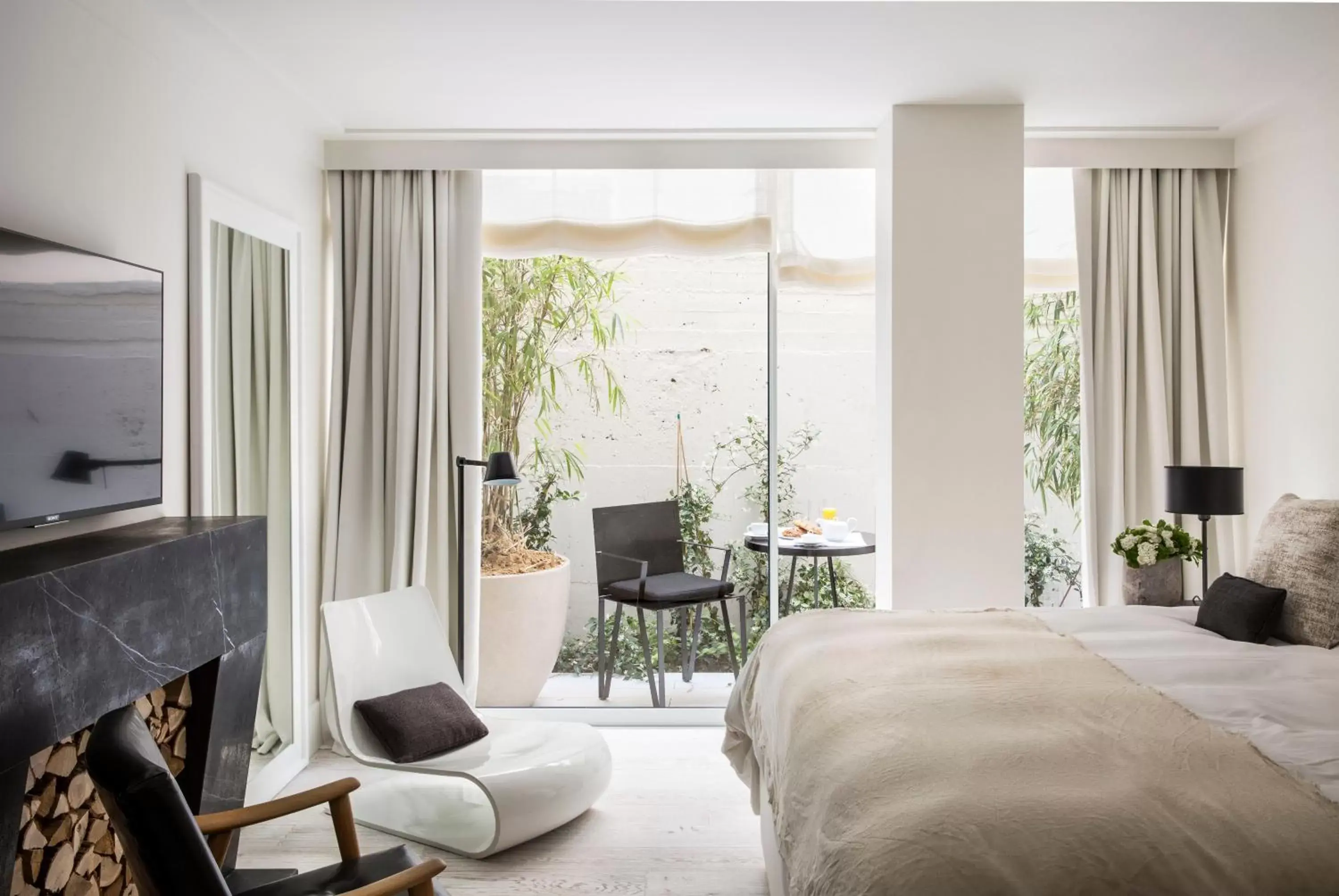 Bedroom in White Villa Tel Aviv Hotel