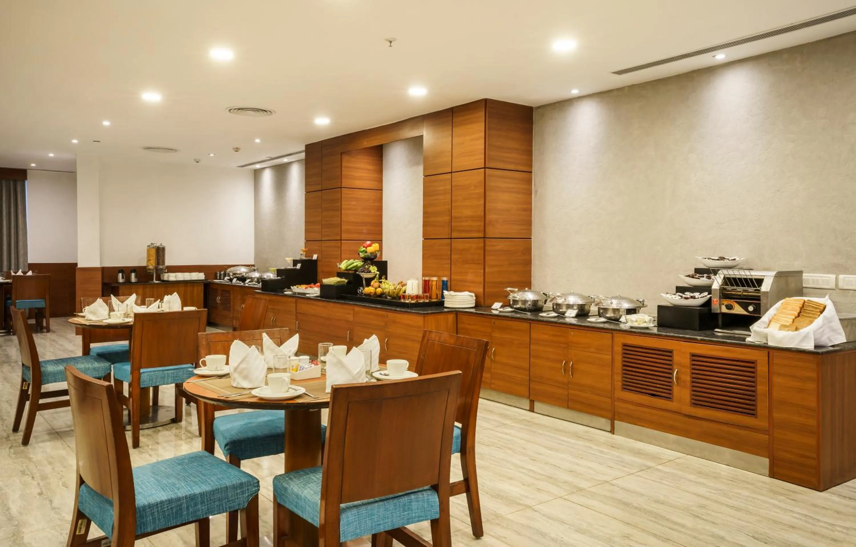 Restaurant/places to eat in Caspia Hotel New Delhi