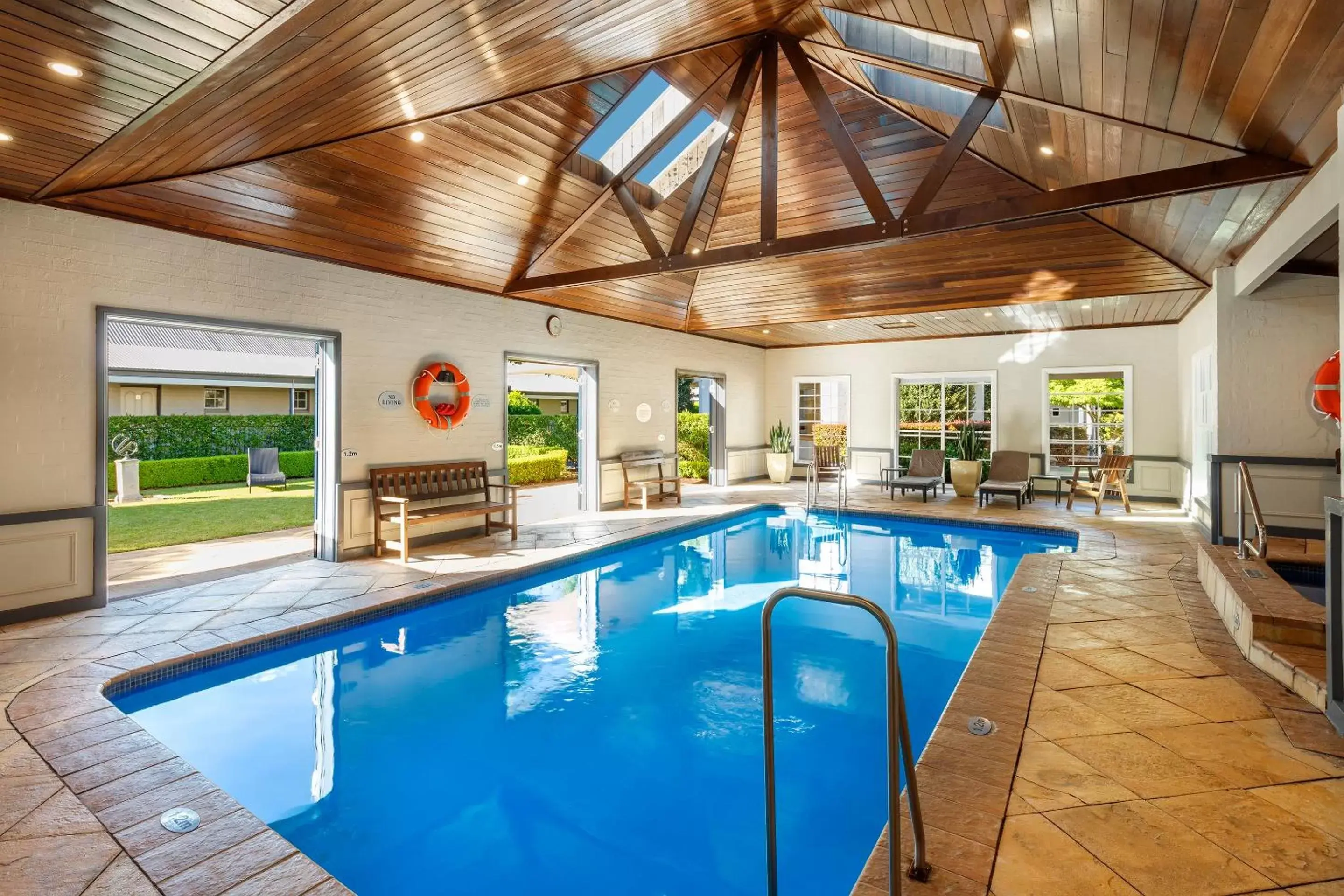 Swimming pool in Crowne Plaza Hawkesbury Valley by IHG Swimming pool in Crowne Plaza Hawkesbury Valley by IHG
