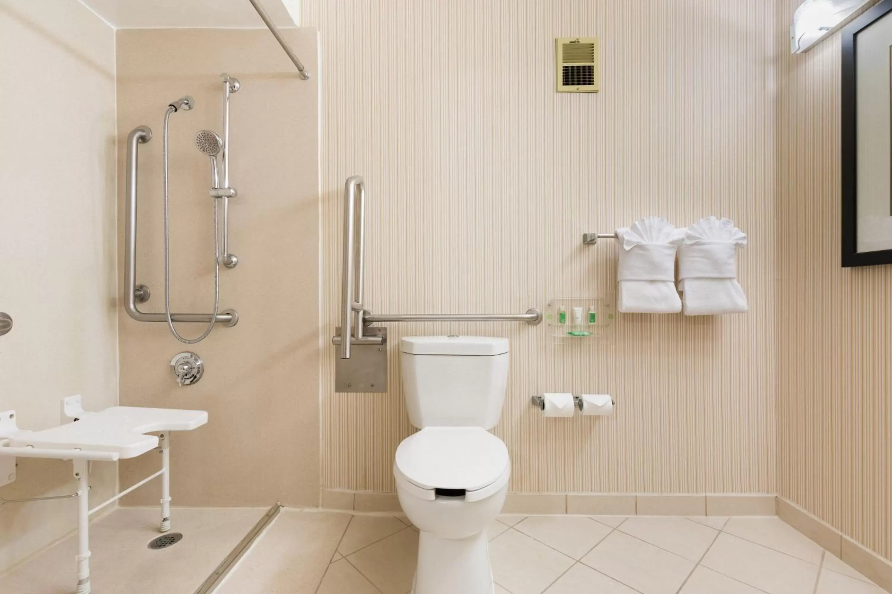 Standard King Room with Roll-In Shower - Mobility Access in Holiday Inn Sacramento Downtown-Arena by IHG Standard King Room with Roll-In Shower - Mobility Access in Holiday Inn Sacramento Downtown-Arena by IHG