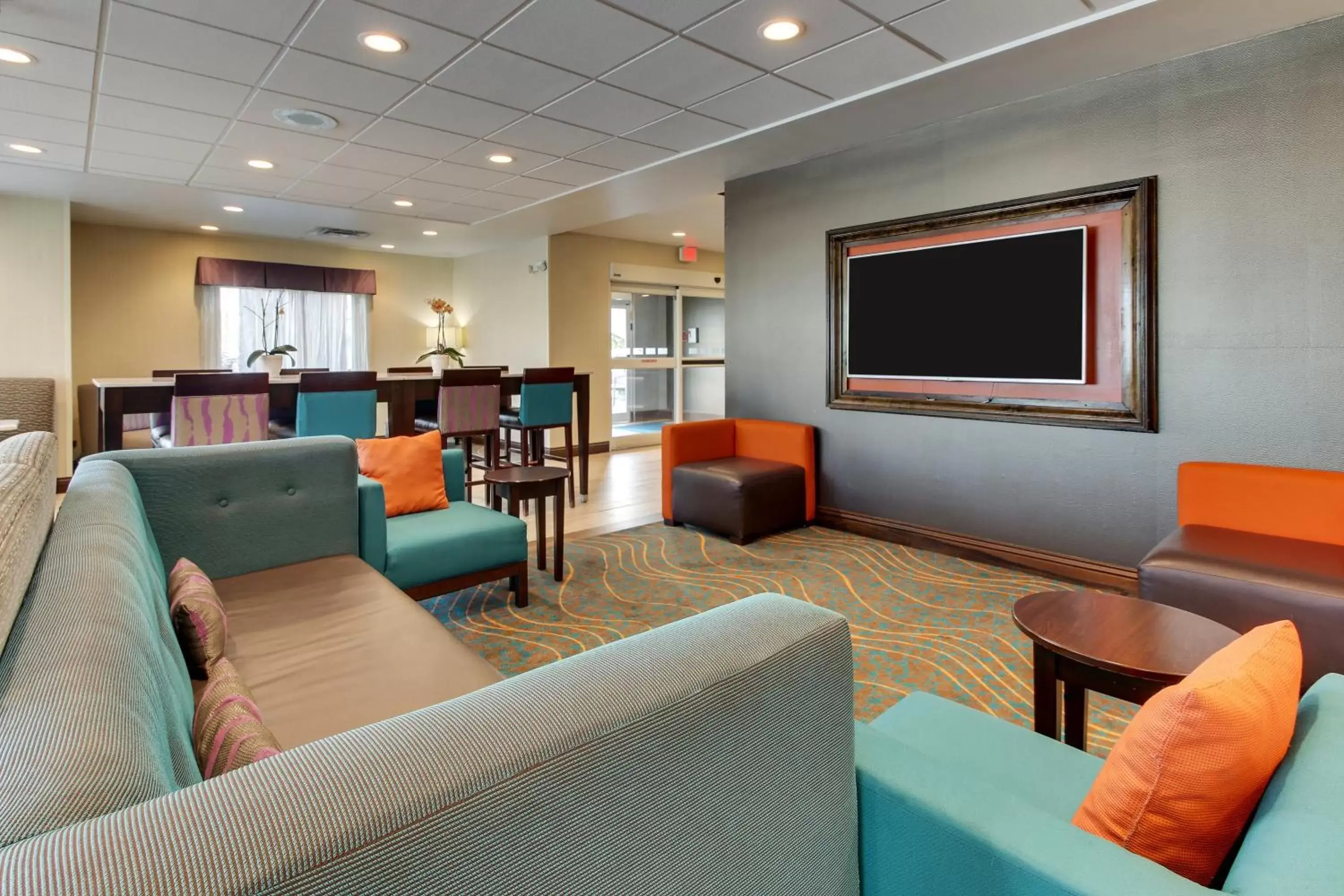 Restaurant/places to eat, Seating Area in Holiday Inn Express & Suites Cheektowaga North East, an IHG Hotel