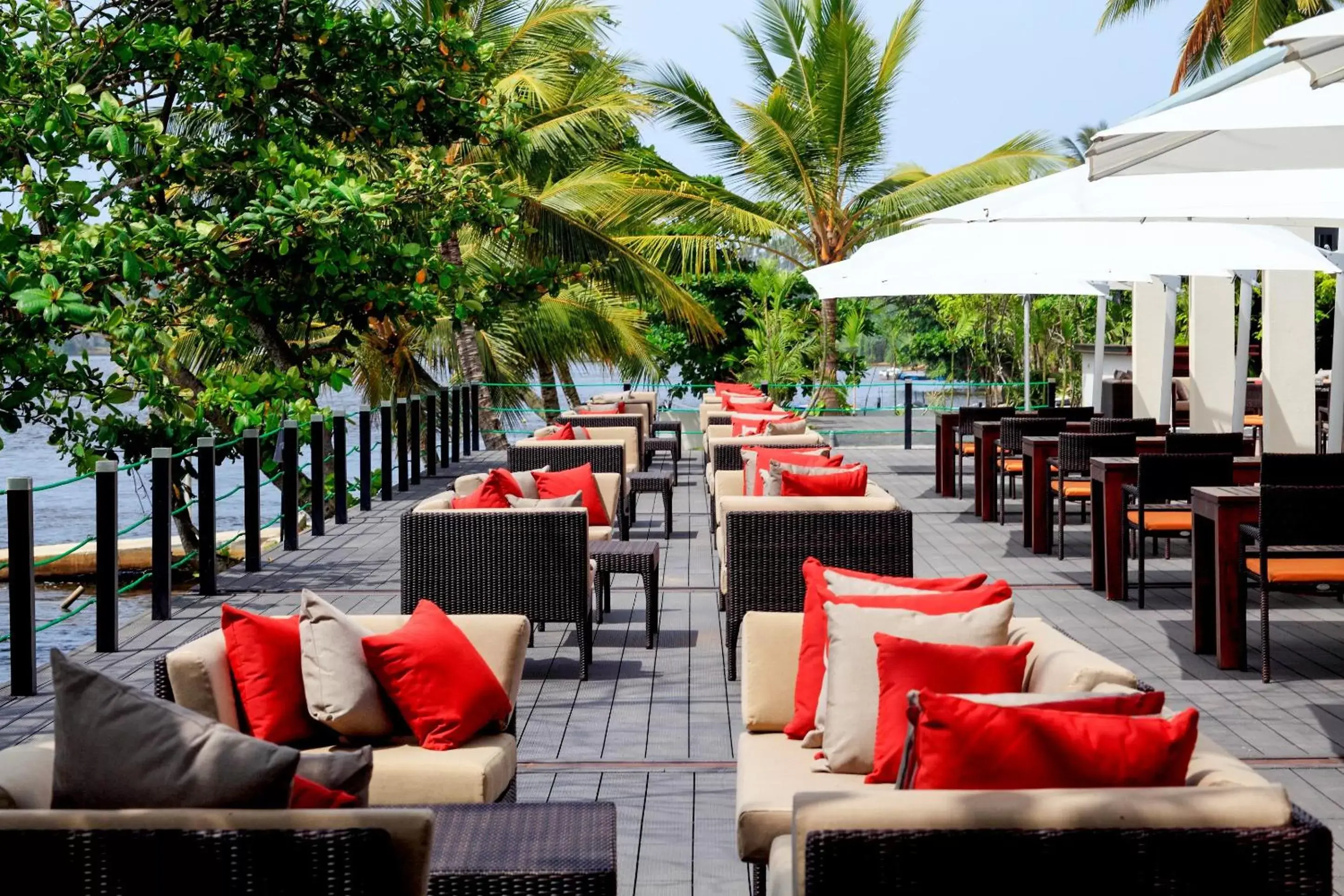 Restaurant/Places to Eat in Centara Ceysands Resort & Spa Sri Lanka