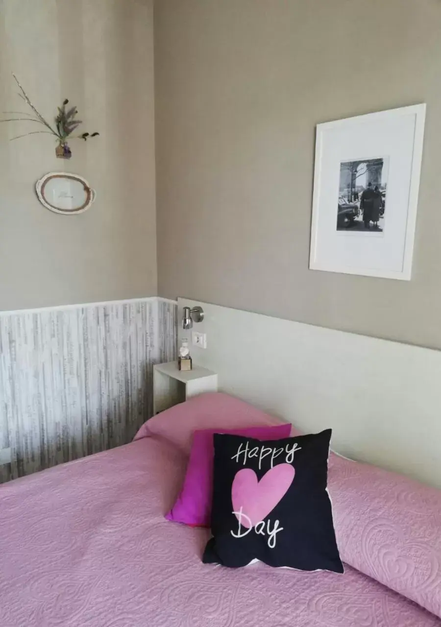 Deluxe Double Room with Balcony - single occupancy in B&B Sweet Home Two Steps From The Ruins... Deluxe Double Room with Balcony - single occupancy in B&B Sweet Home Two Steps From The Ruins...