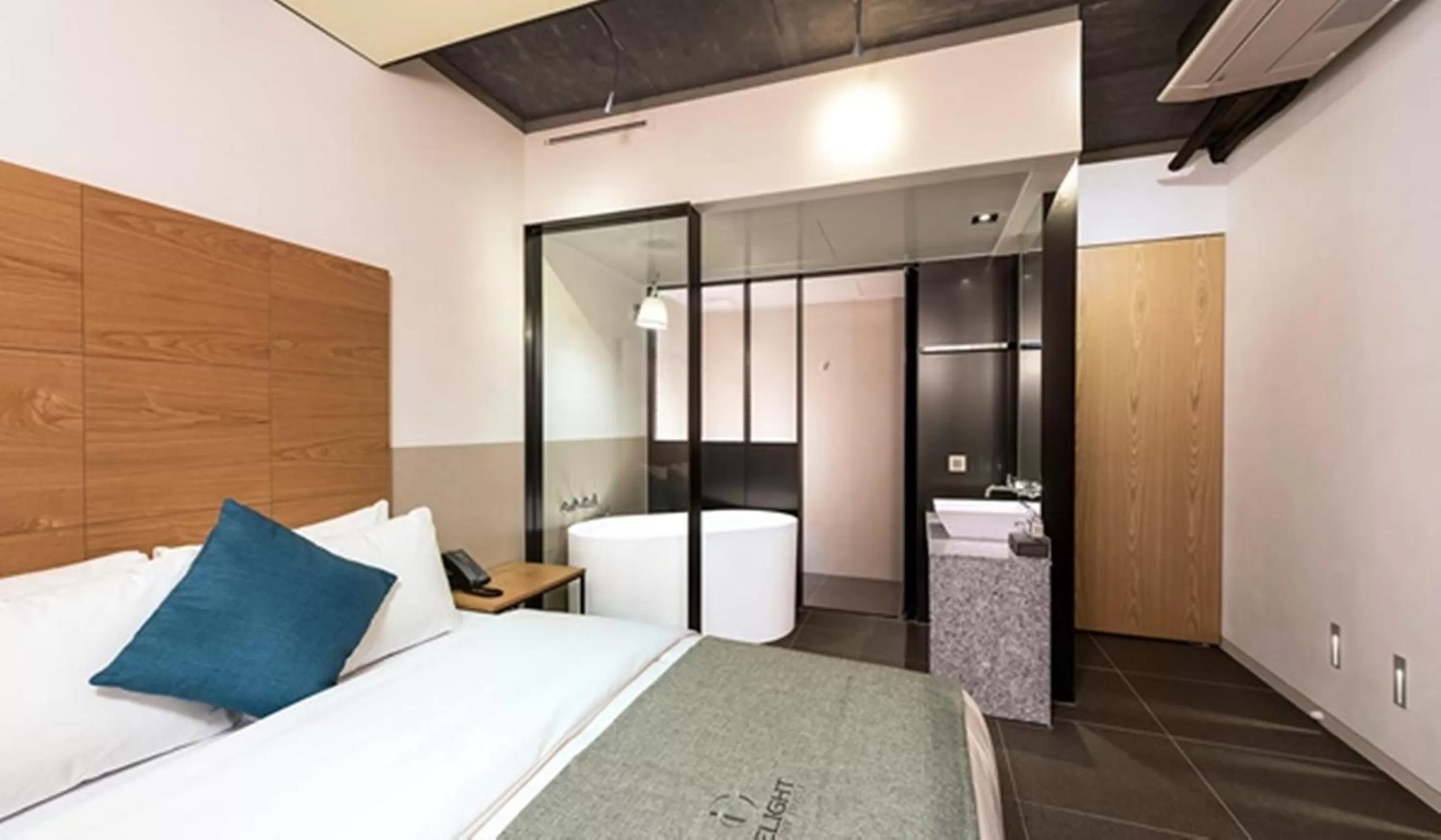 Bed in Delight Hotel Jamsil