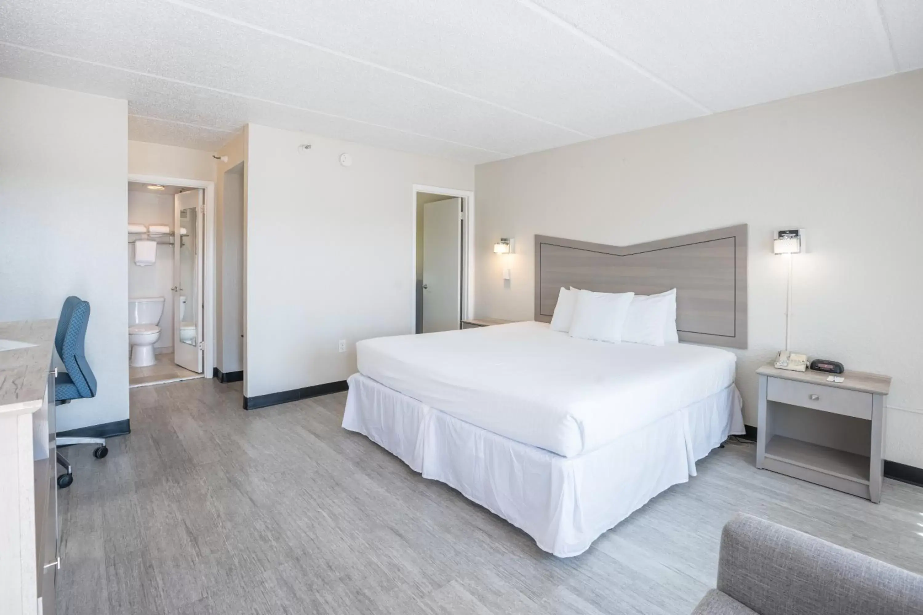 Bed in Ocean Coast Hotel at the Beach Amelia Island Bed in Ocean Coast Hotel at the Beach Amelia Island