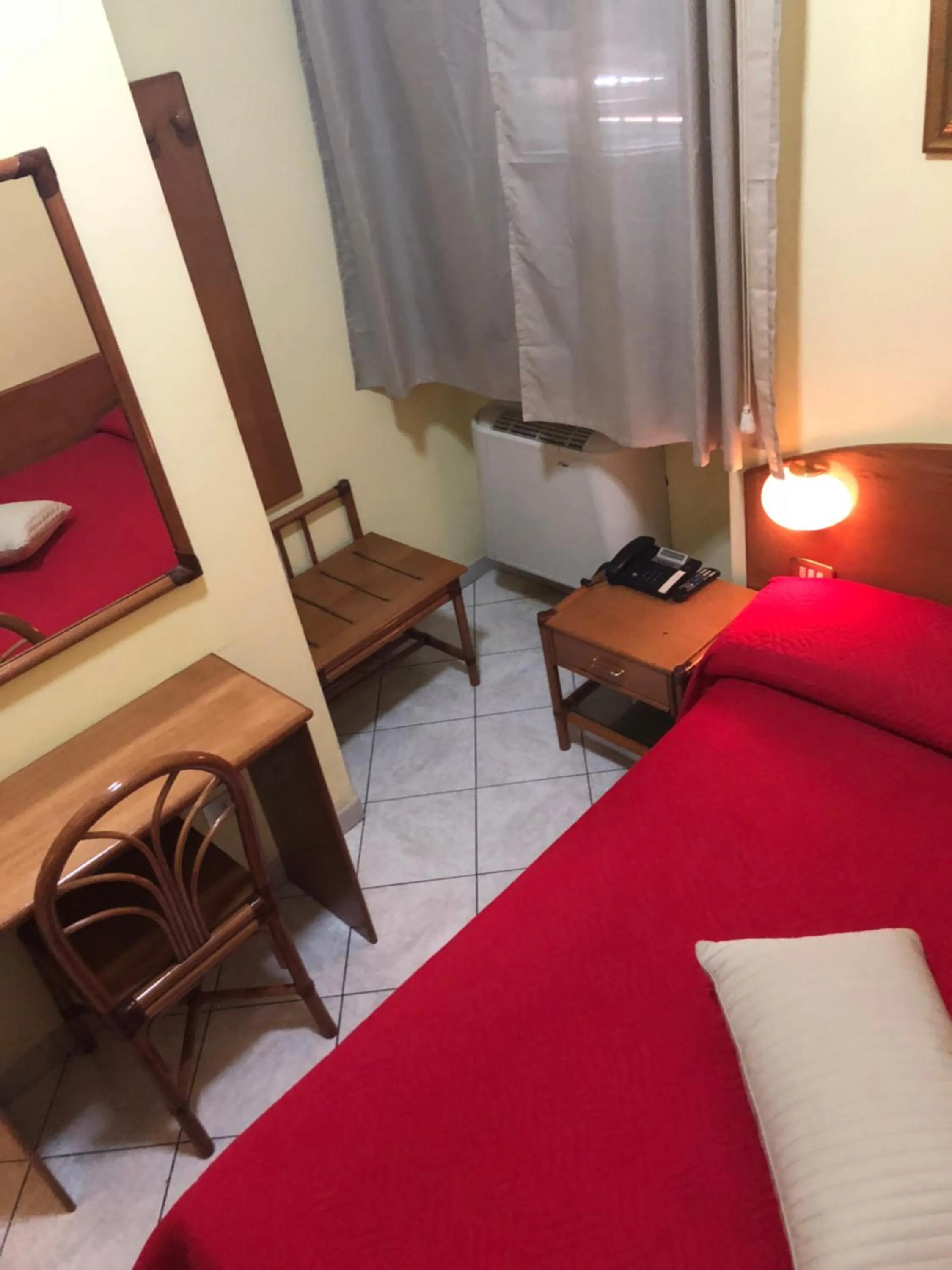 Living room, Bed in Hotel La Caravella