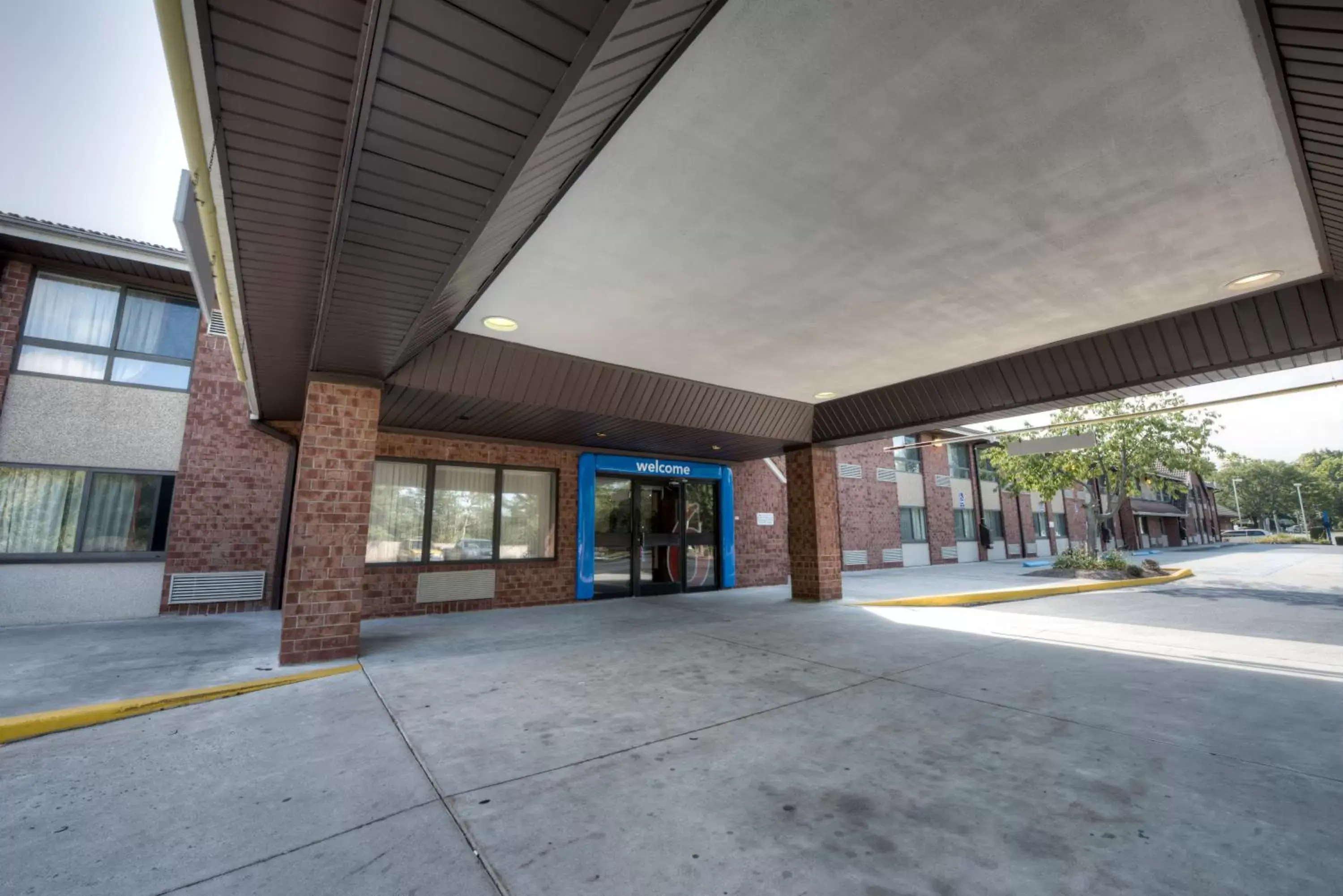 Facade/entrance in Motel 6-Branford, CT - New Haven