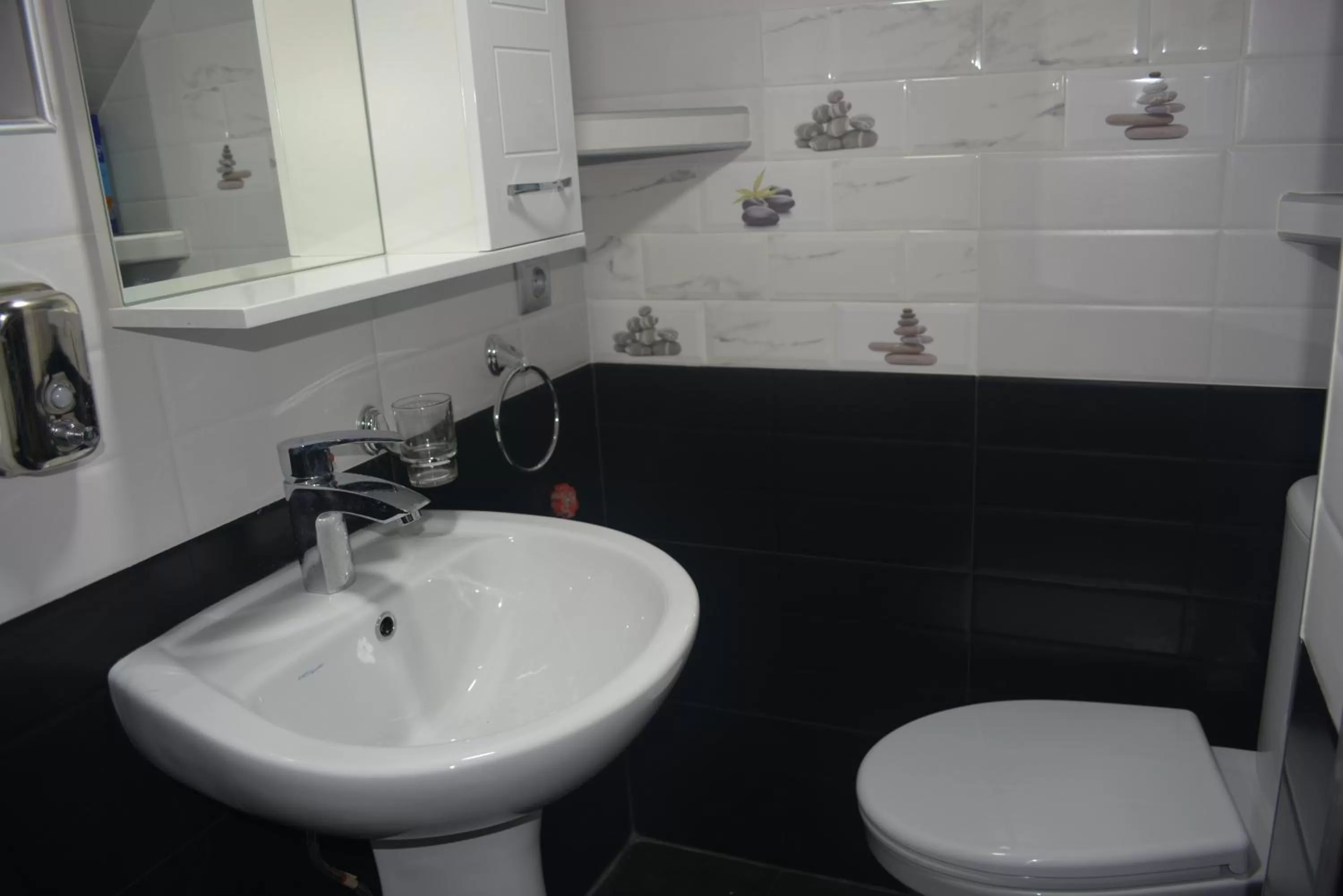 Shower in Golden Way