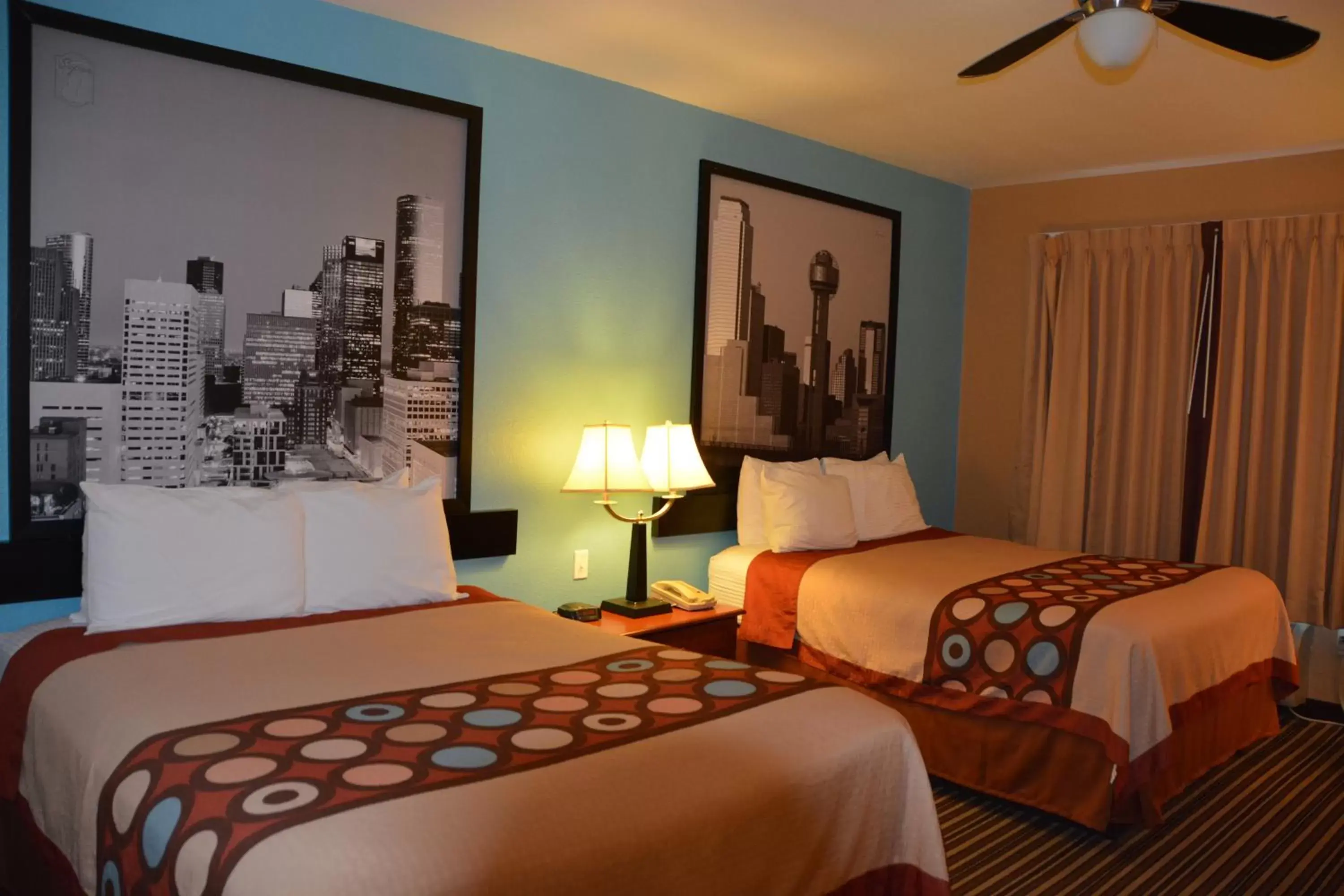Bedroom, Bed in Super 8 by Wyndham Austin/Airport South