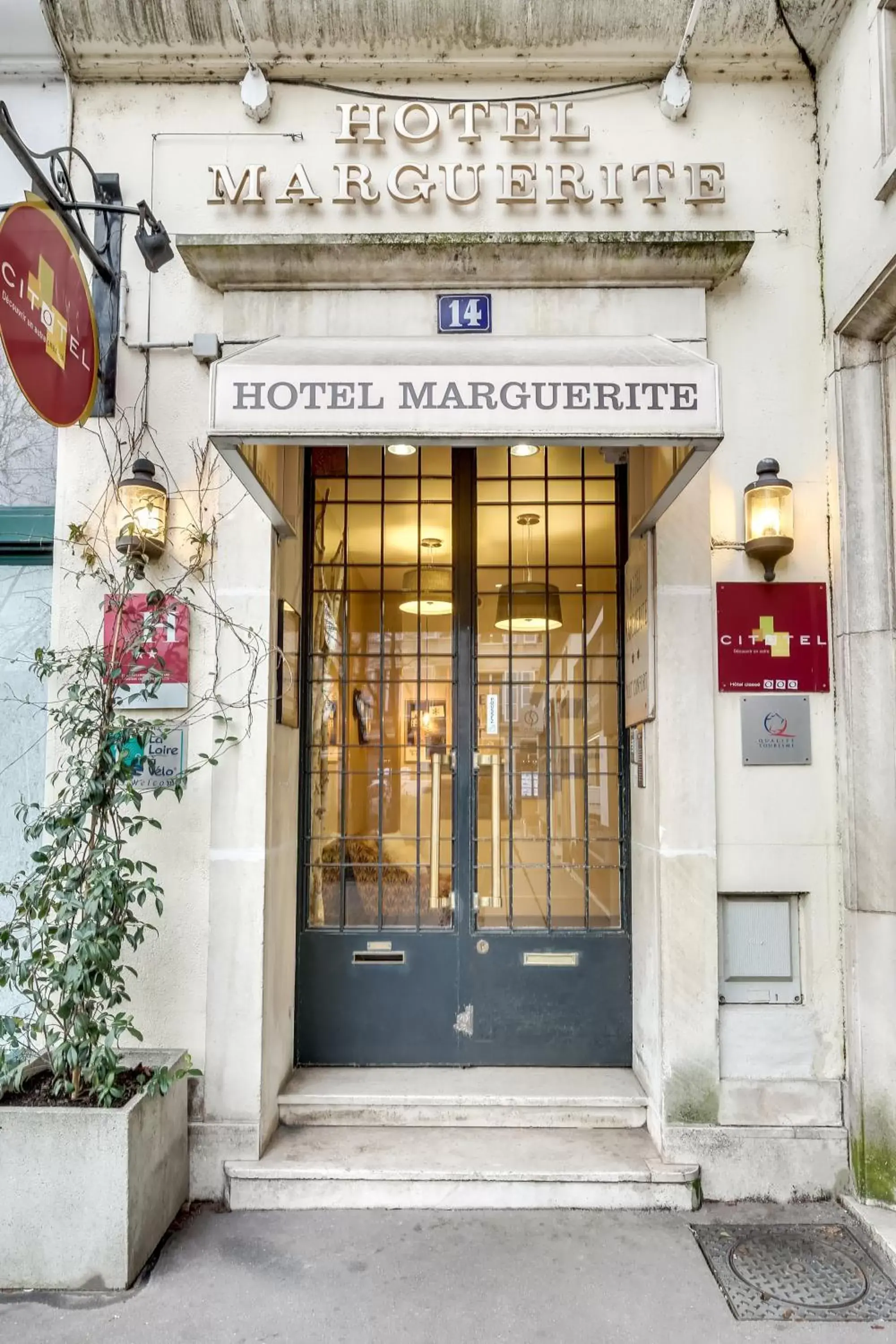 Facade/entrance in Hôtel Marguerite