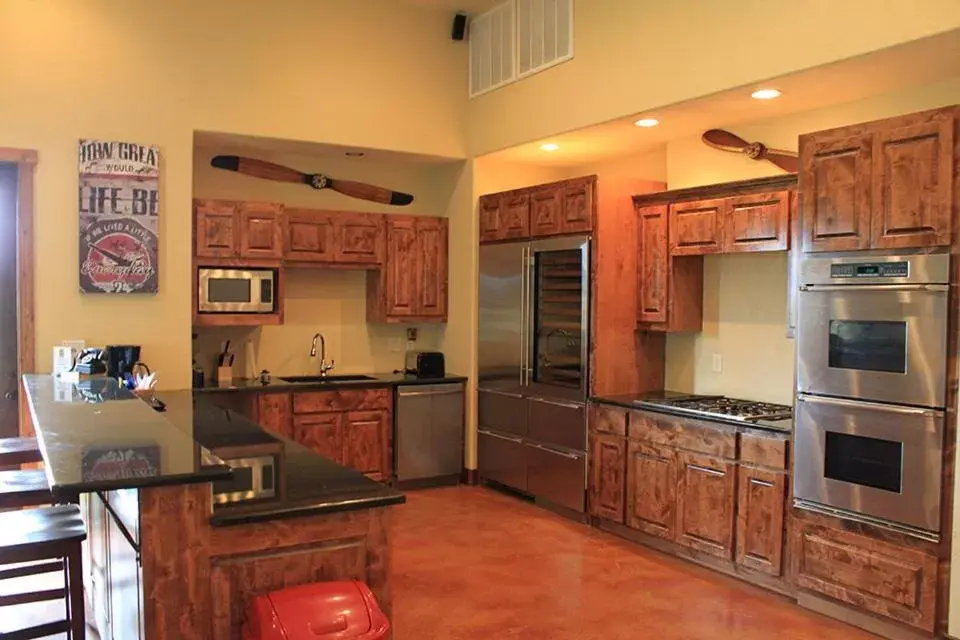 Kitchen/Kitchenette in Flying L Ranch Resort