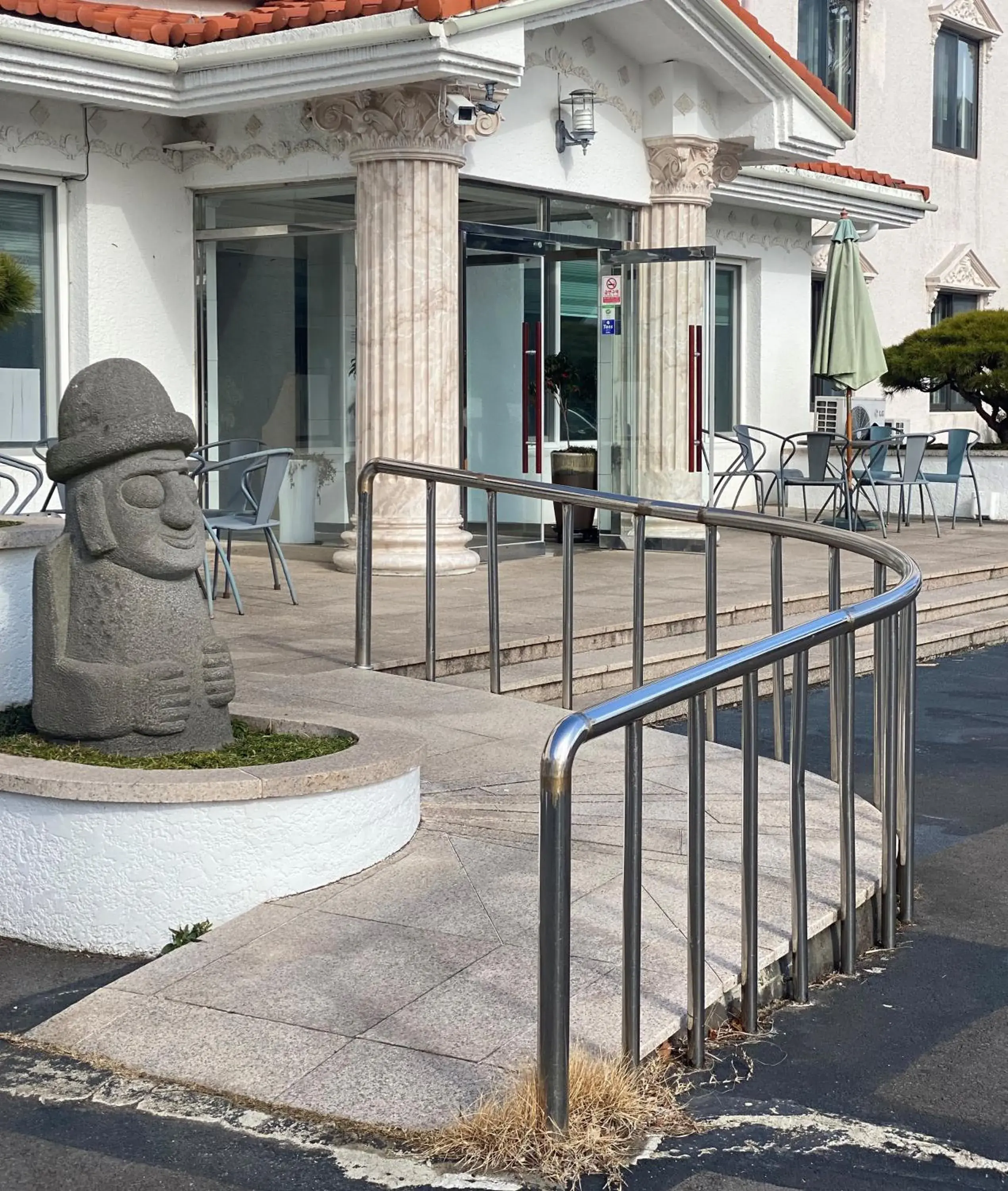 Facade/entrance in Jungmun Resort Jeju Facade/entrance in Jungmun Resort Jeju