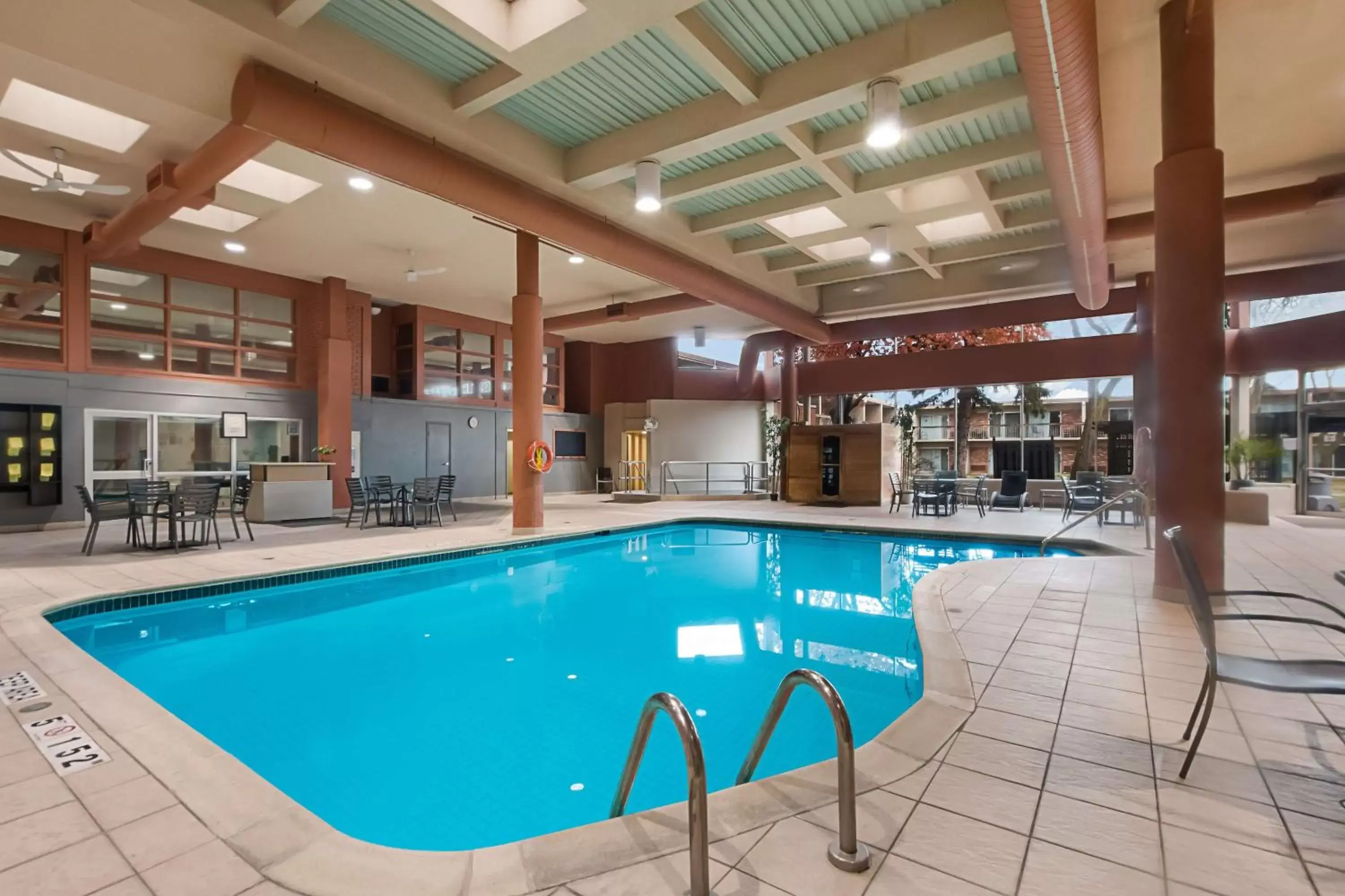 Pool view, Swimming Pool in Best Western St Catharines Hotel & Conference Centre