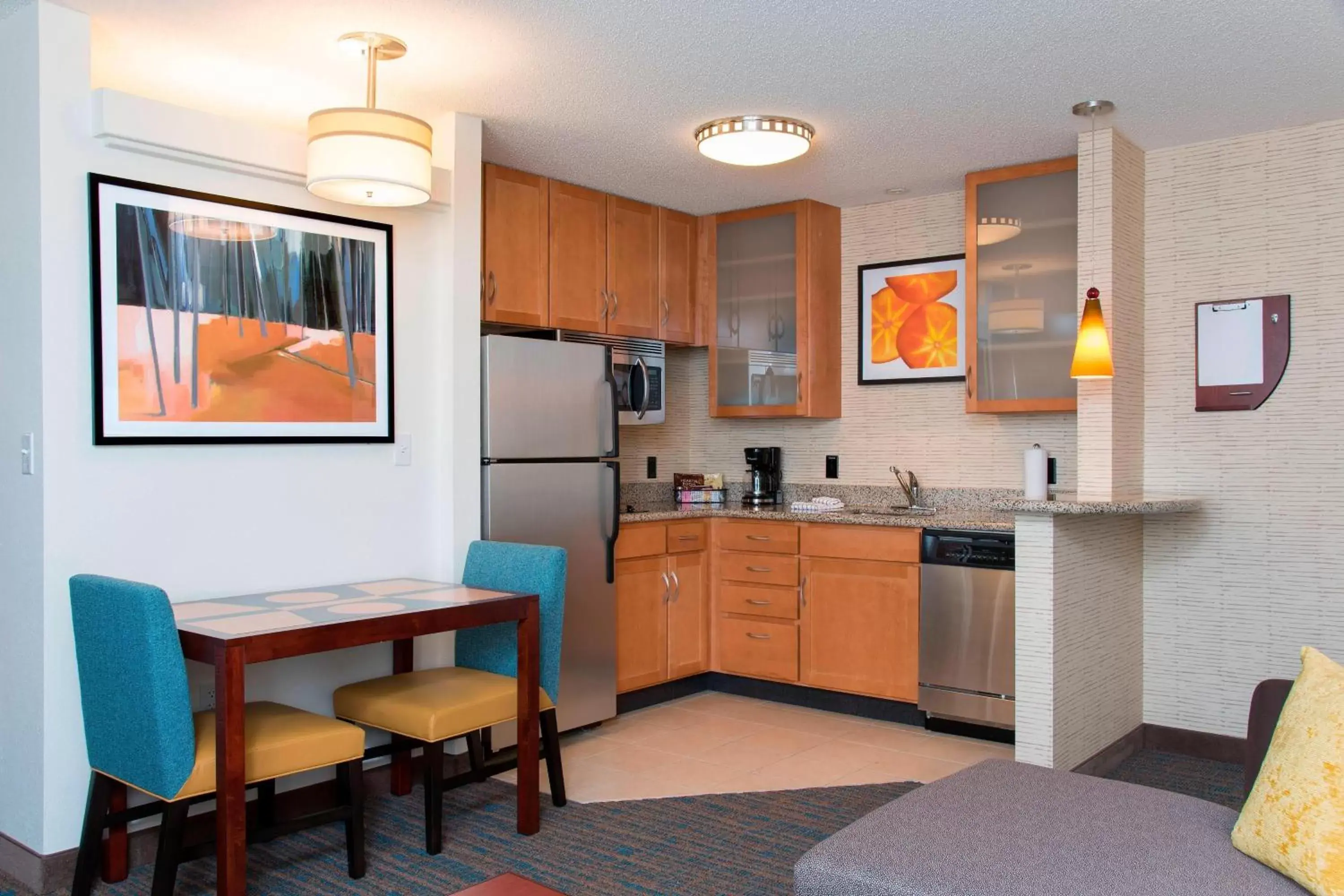 Kitchen or kitchenette, Kitchen/Kitchenette in Residence Inn Toledo Maumee