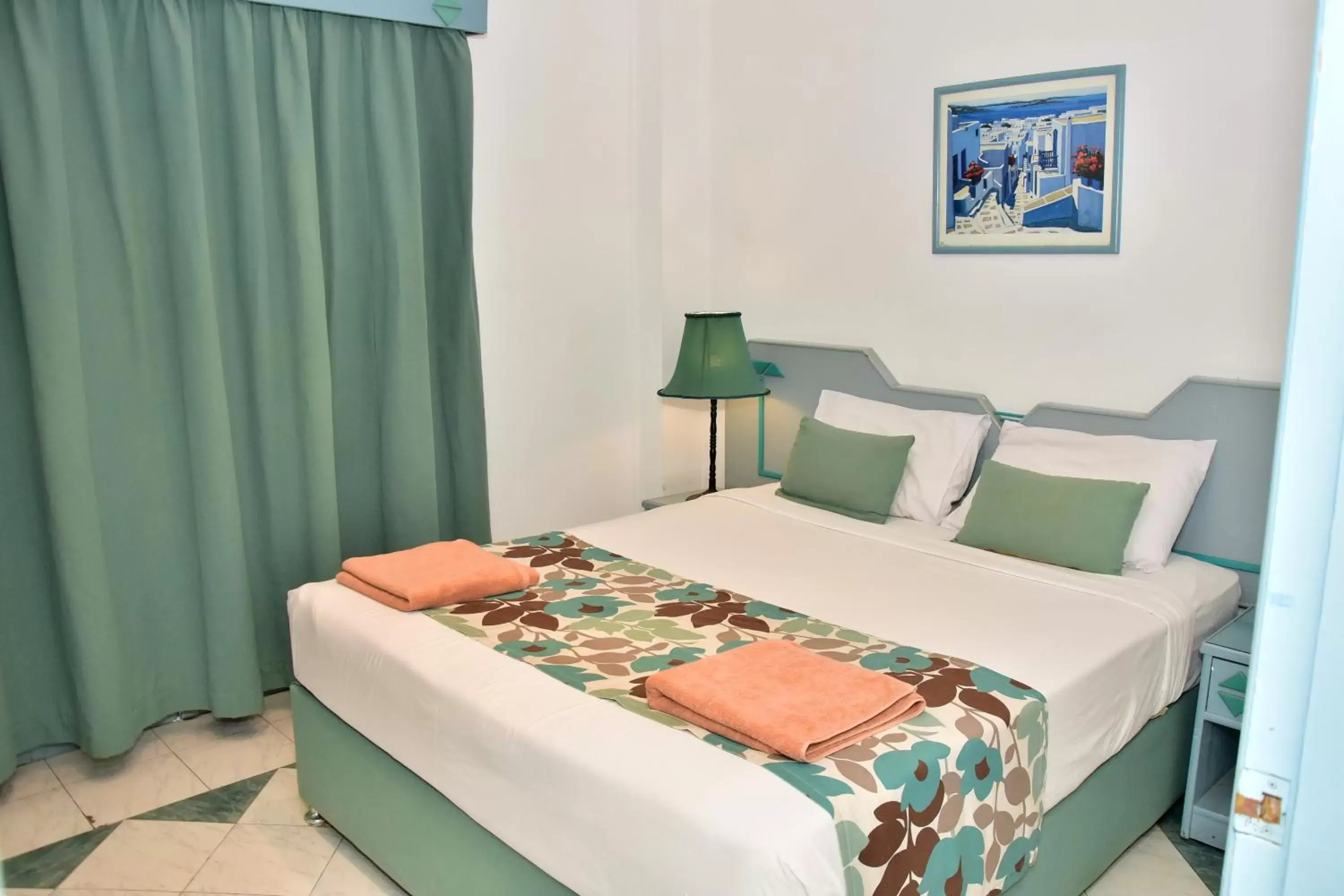 Bed in Dive Inn Resort