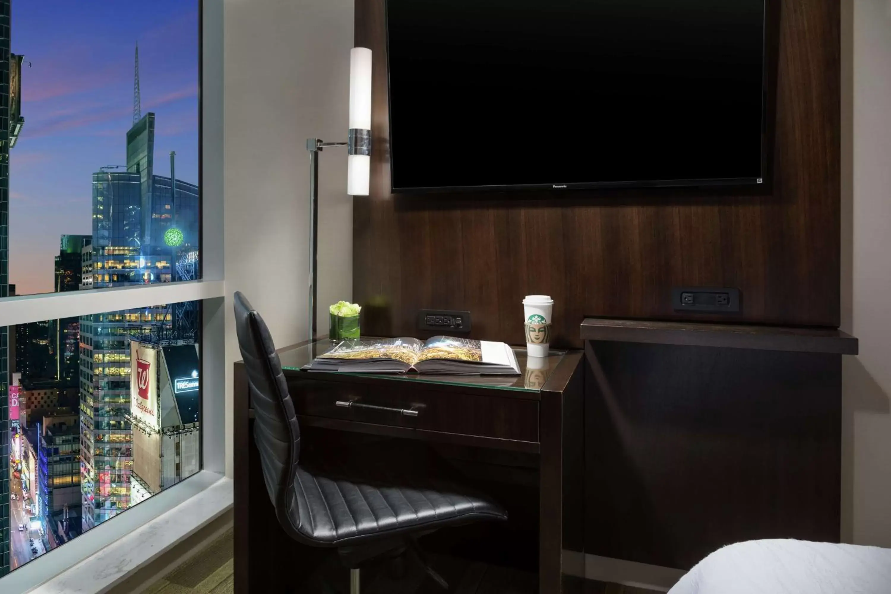 Bedroom, TV/Entertainment Center in Hilton Garden Inn New York - Times Square Central
